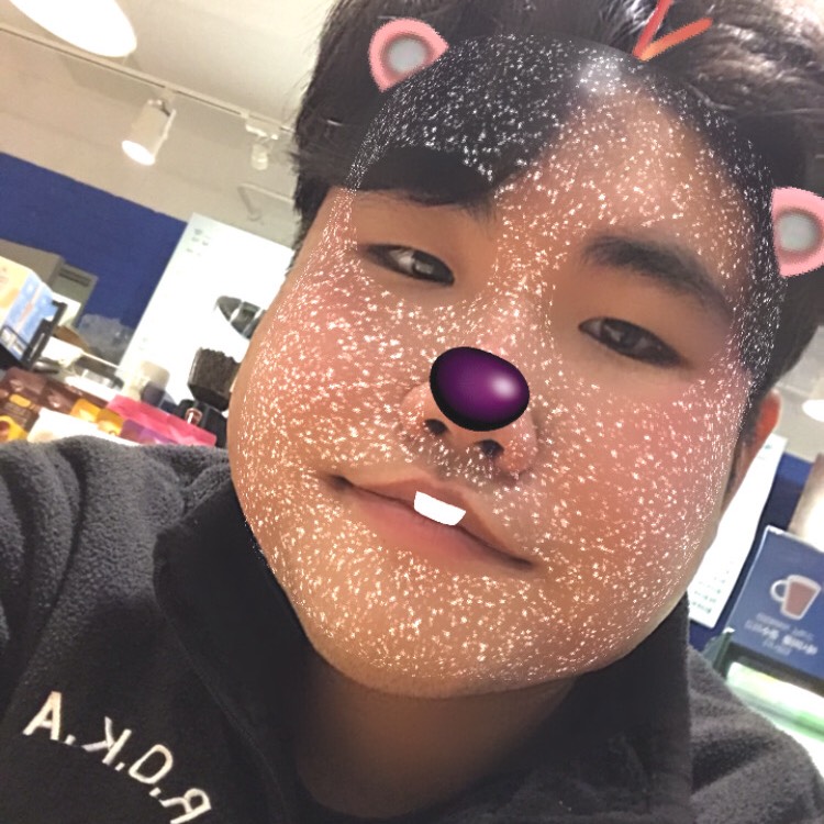 지나가는 행인1
