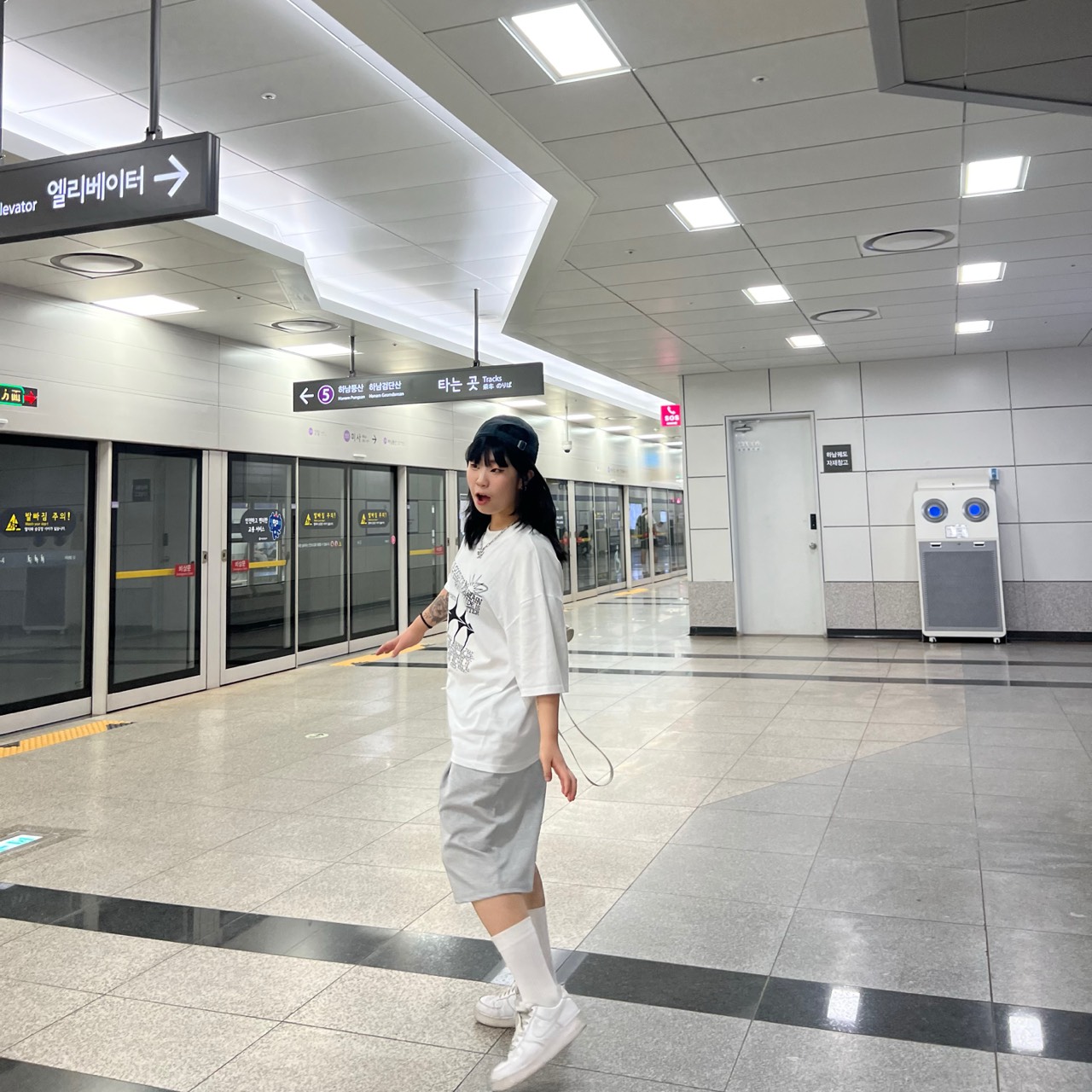 사촌간볼빨기