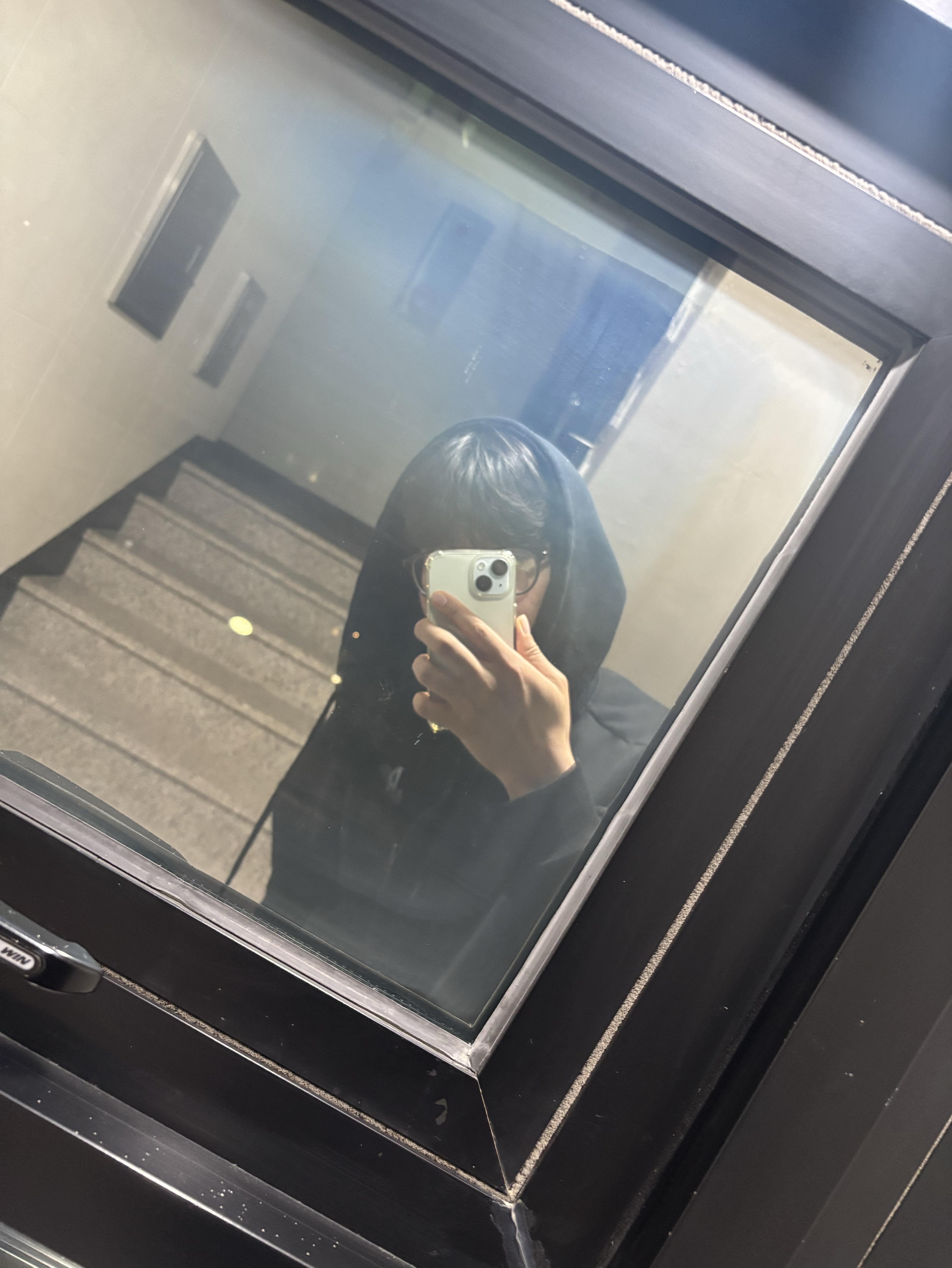 잔잔하고 평화롭게.