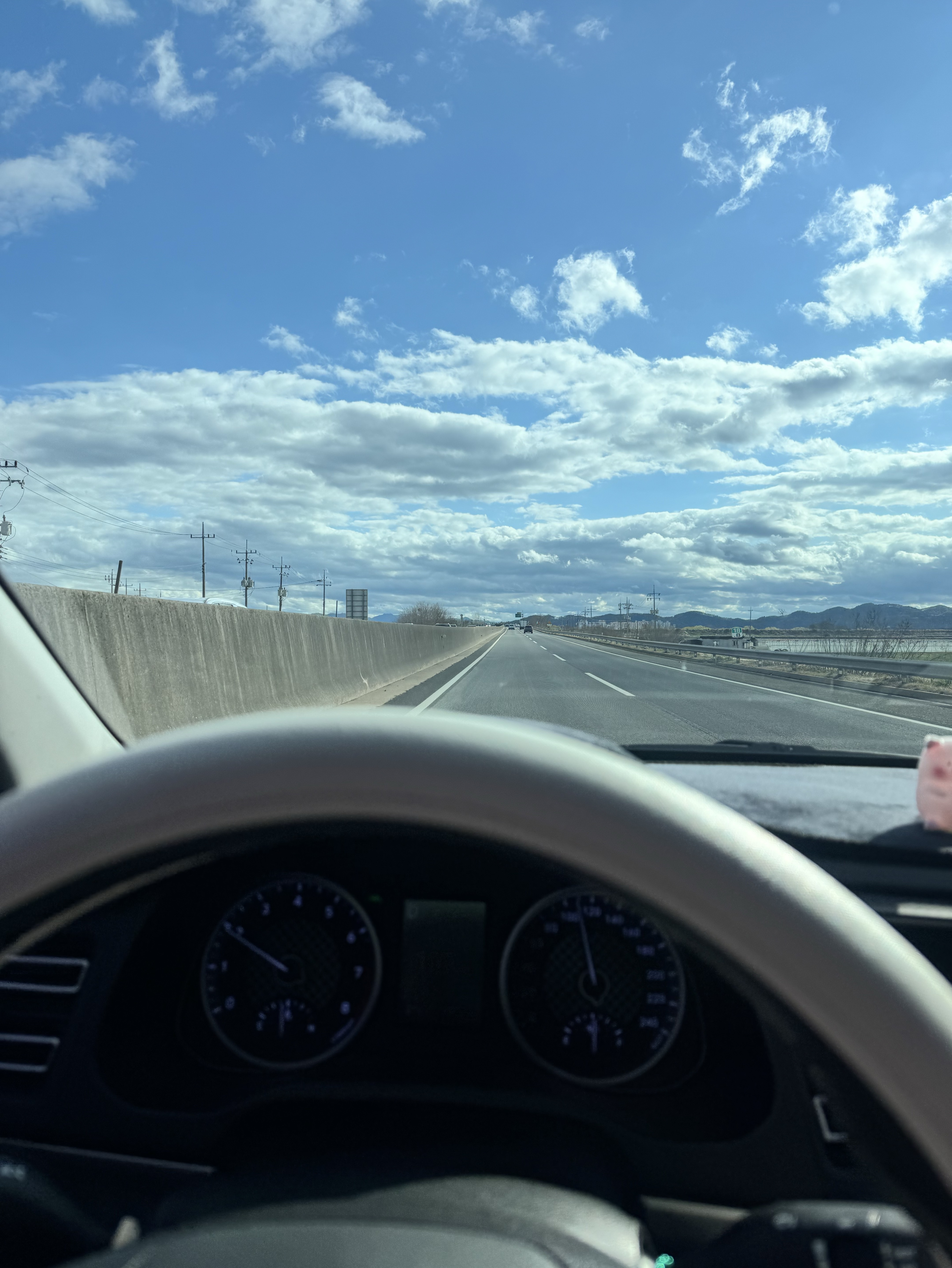 안  녕 잘지내고 있어