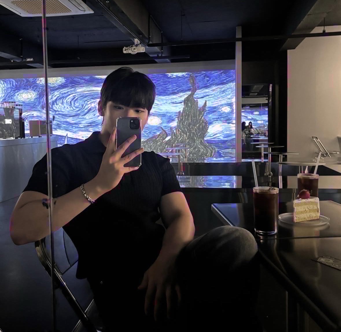 자자….