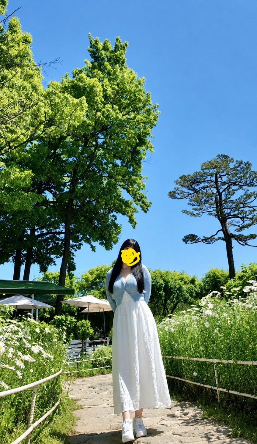 넌 잊을만하면 꼭 찾아오더라.