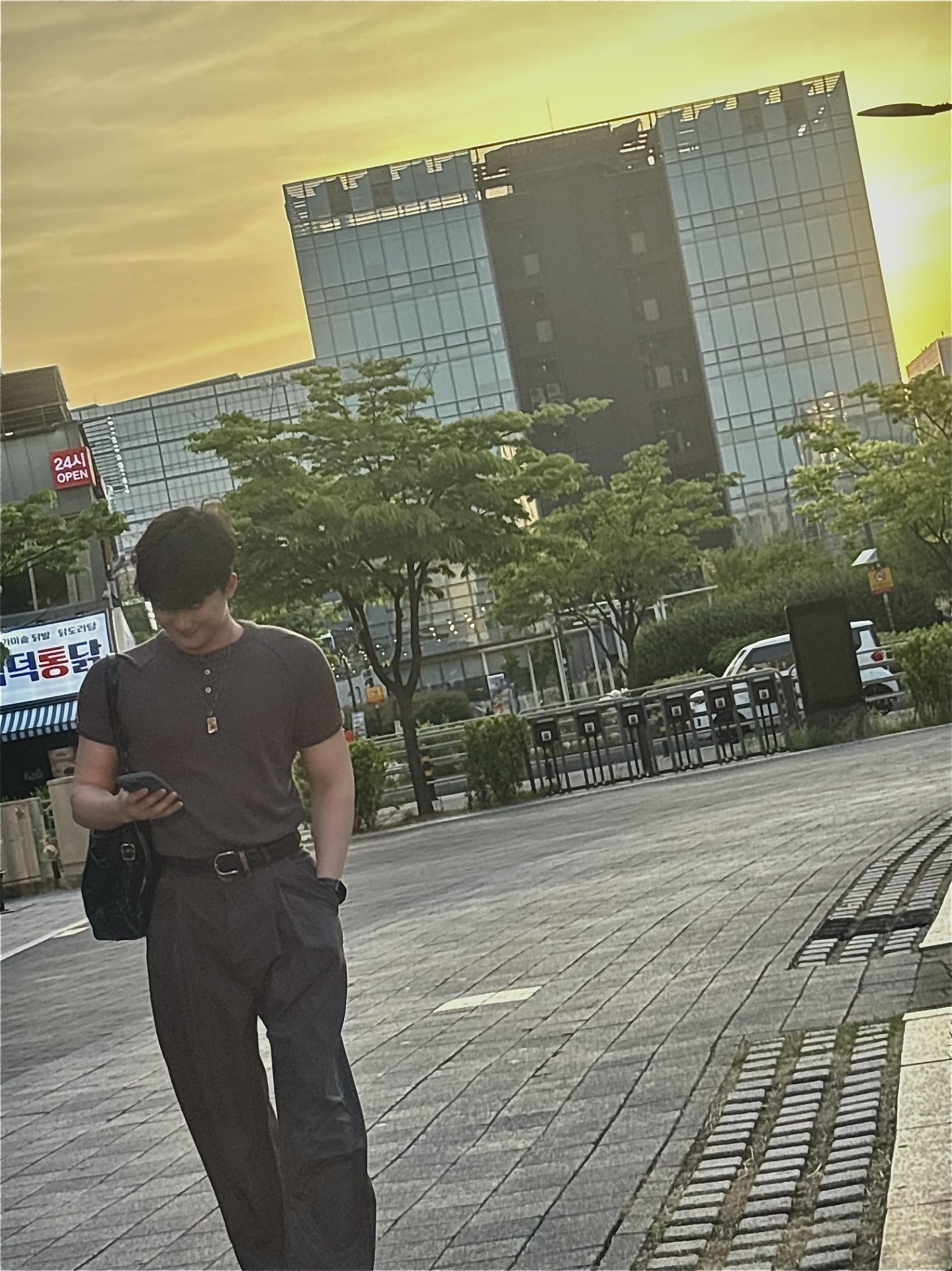 30대 젊은 아저씨 ,
