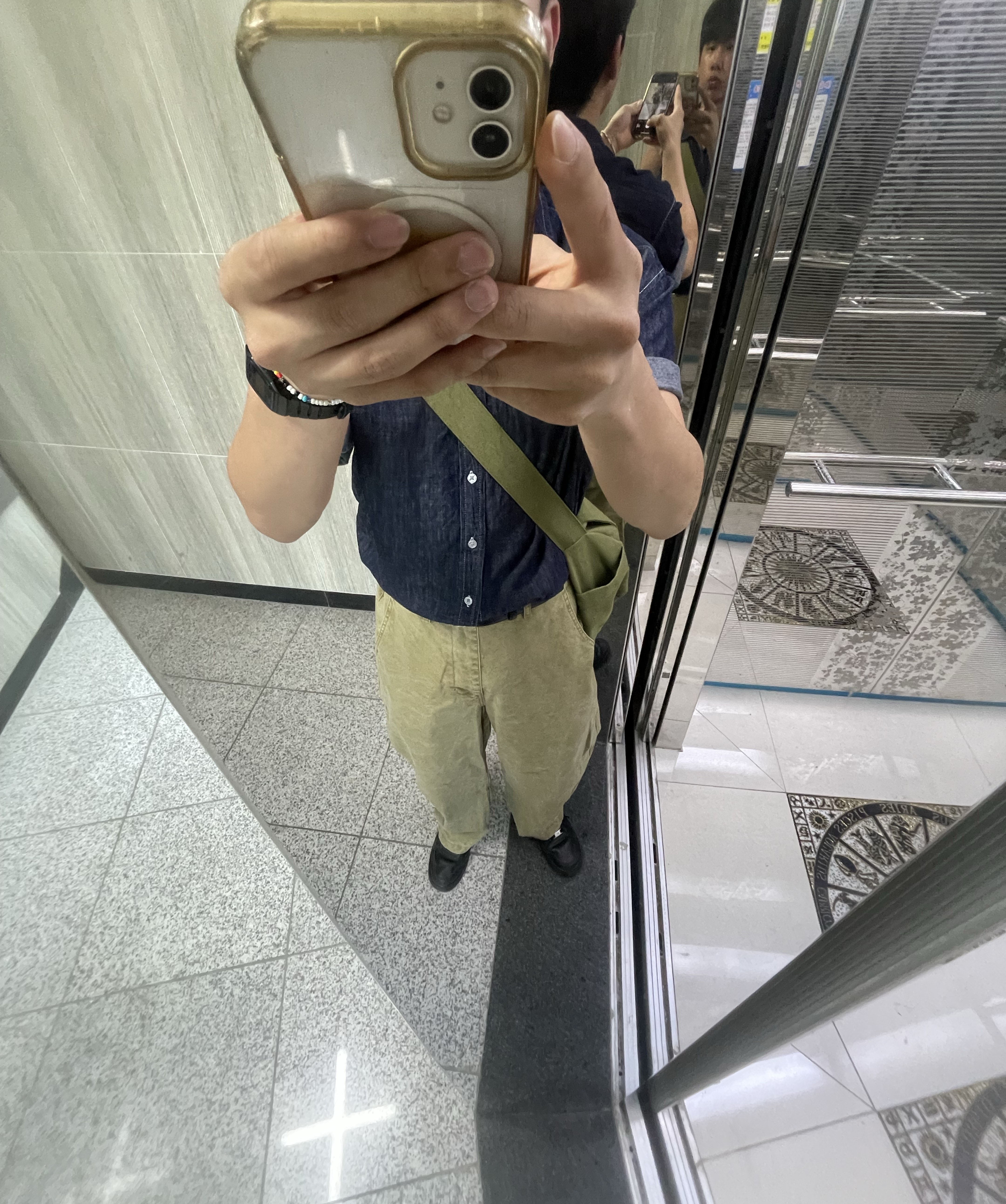 21) 라콜할려고 돈썼다.