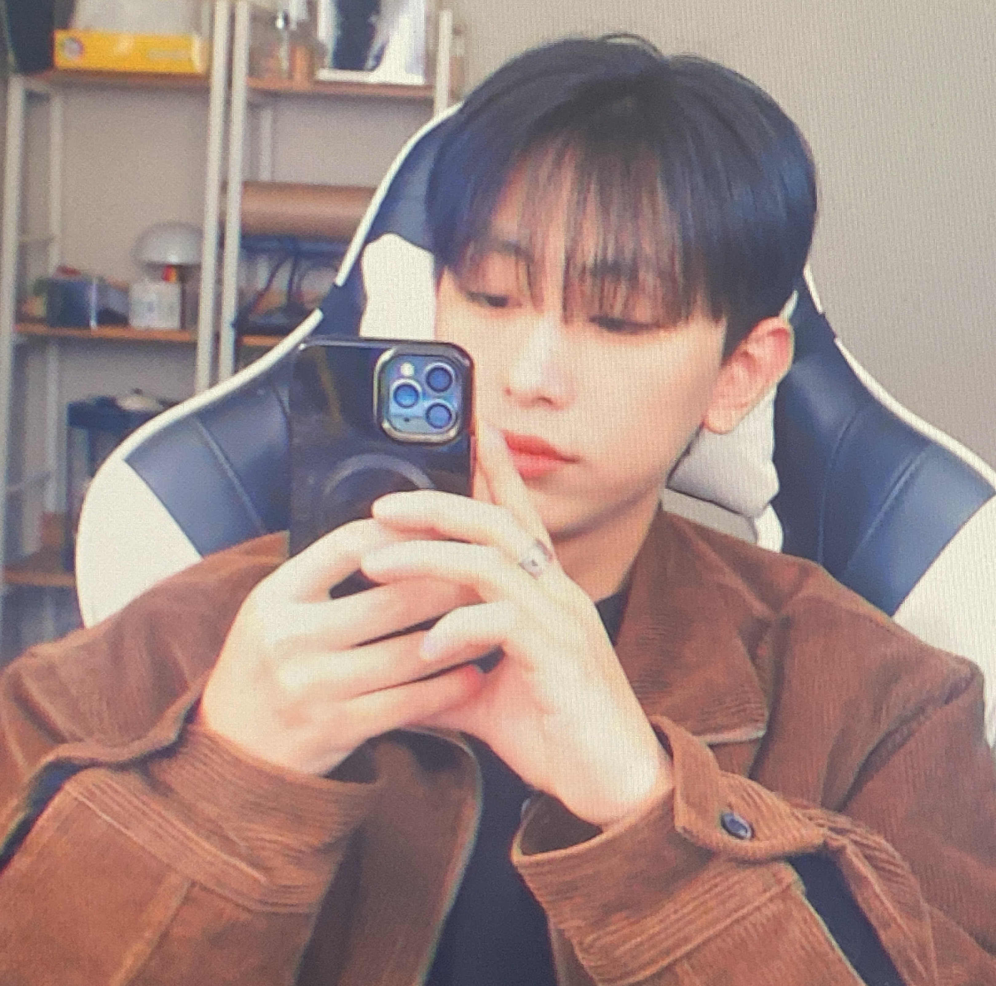 저 살아돌아왔습니다