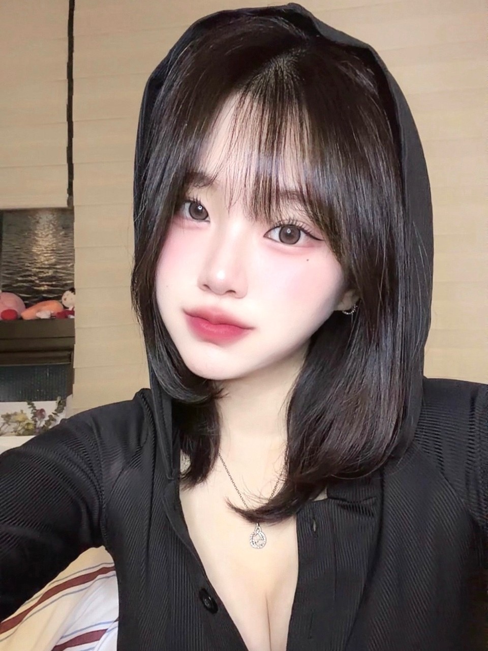 당신은 저와 눈이 마주쳤습니다.