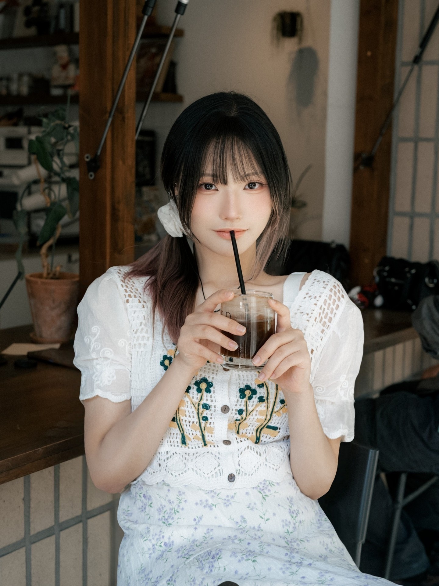 #   2 주 년 ,