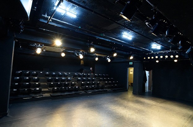 )_+ "듣 는 게" 기본입니다.