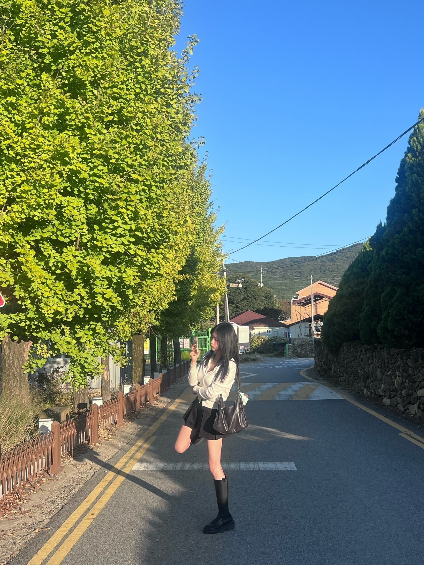 어색하네요 낮방