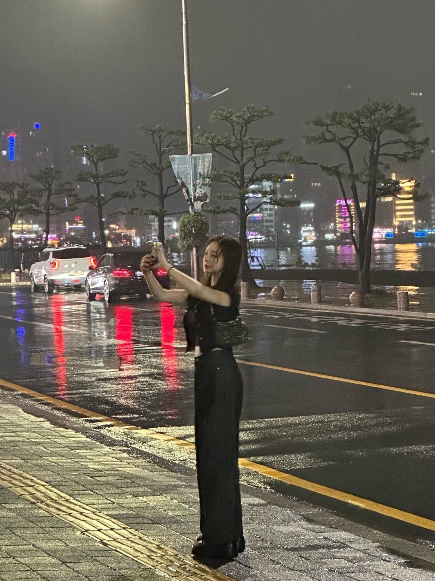 라이브 입니다 .