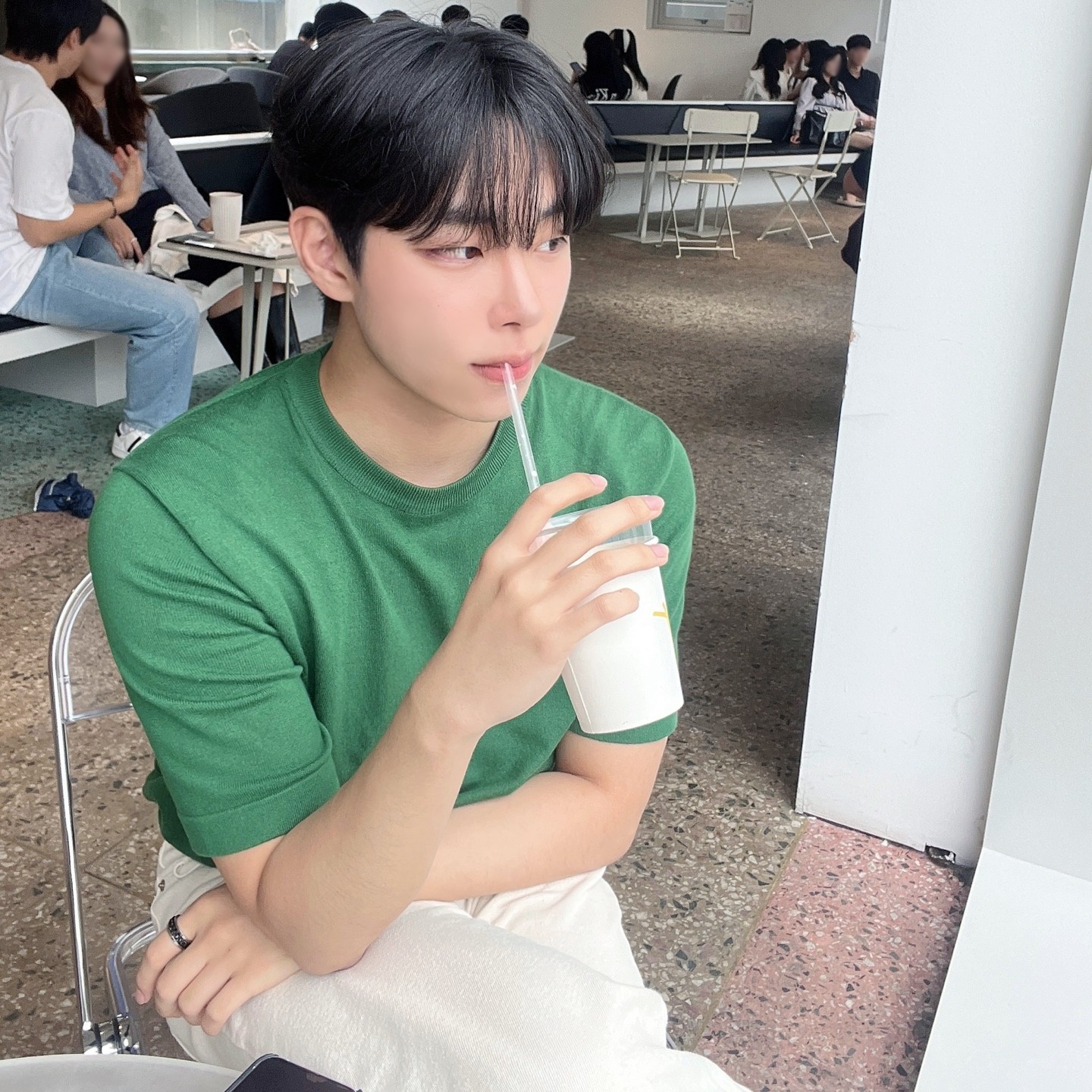스푼 광고 모델,