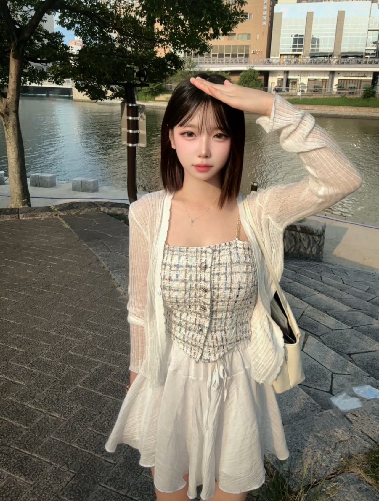 출근합니당..