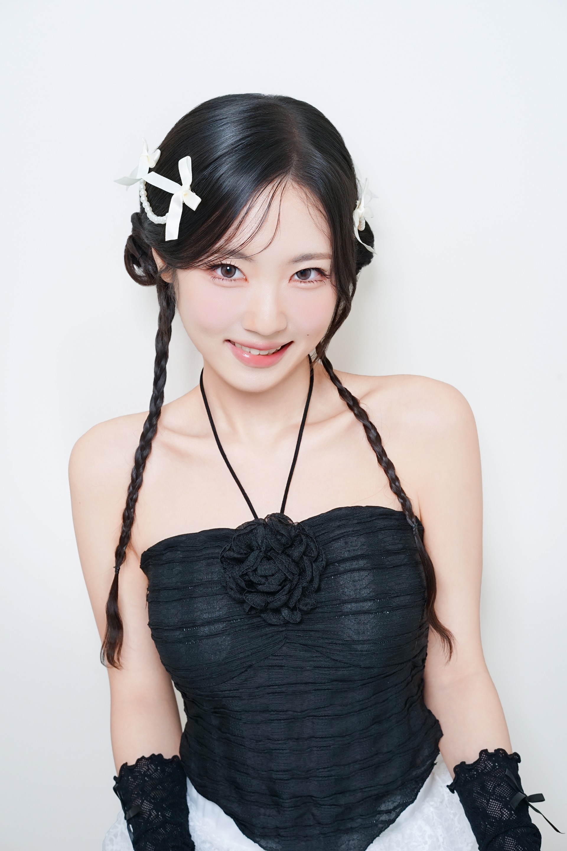 옆에 누워 더 자야지