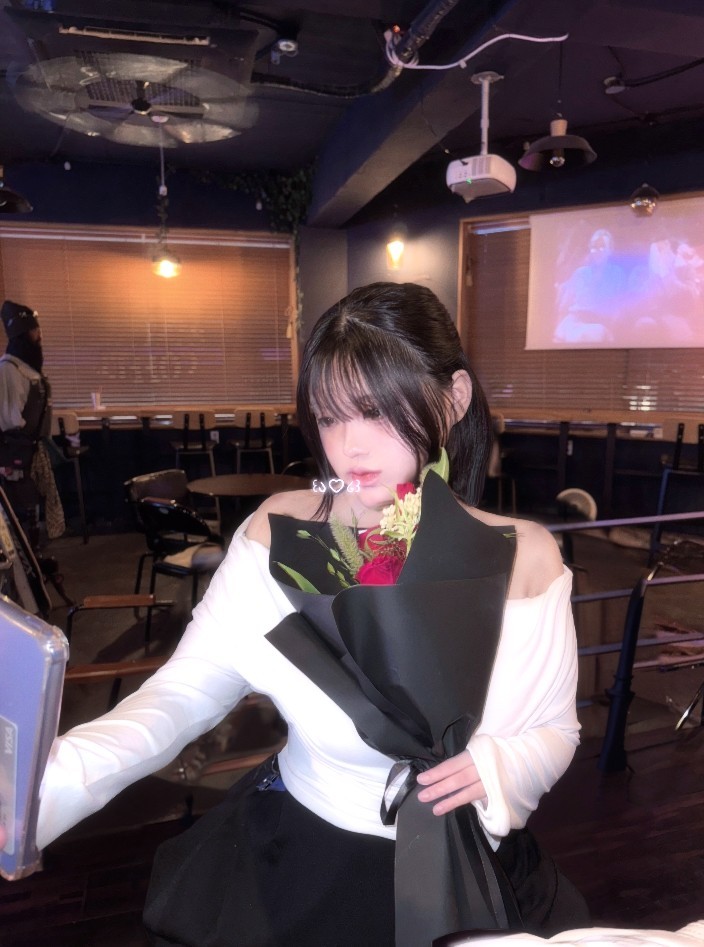 귀여운 애가 노래도 잘하고,,