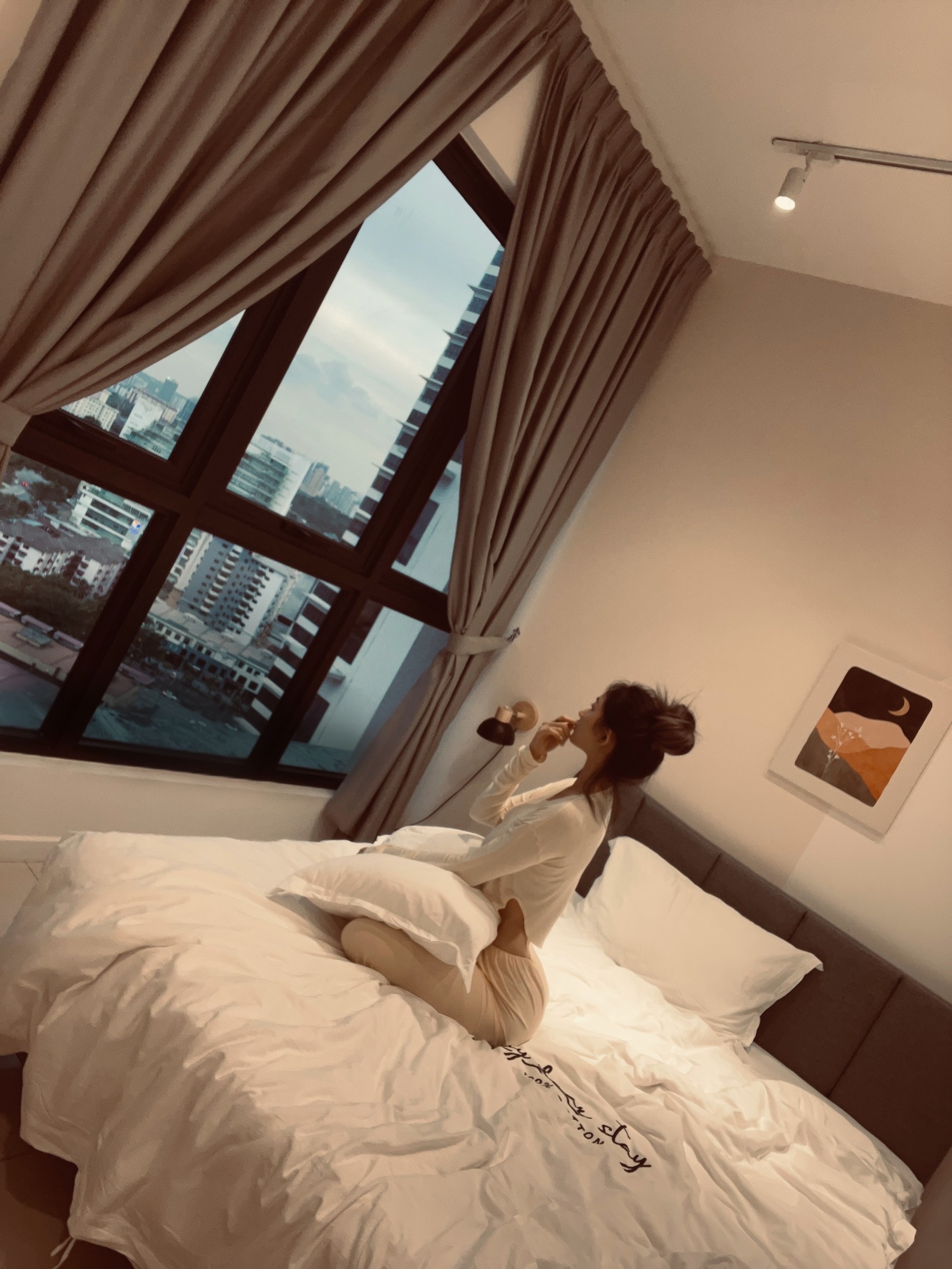 미팅업무 다녀온 뒤 소소한 그녀일상엔