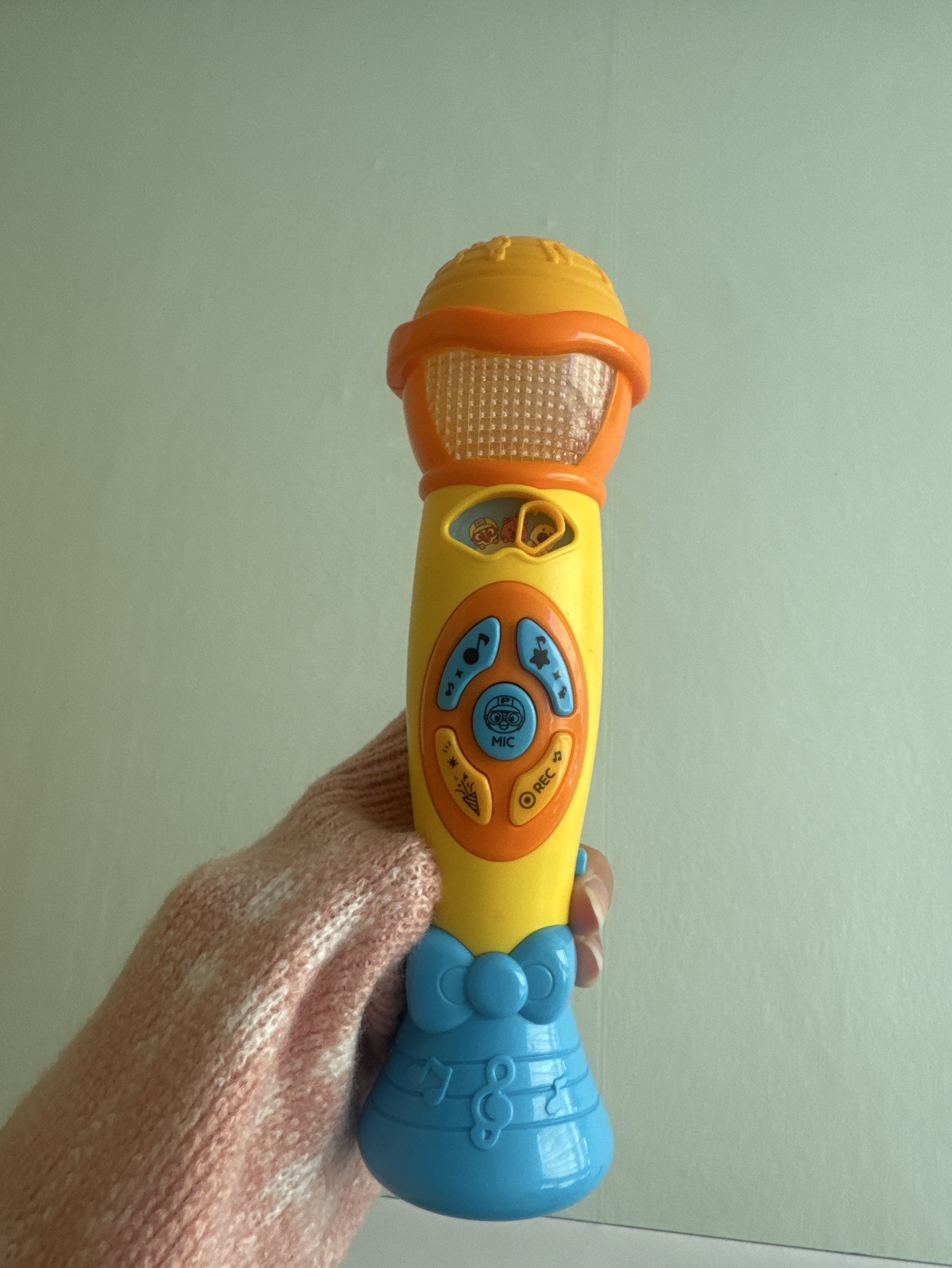 아니 기억에 라떼 쏟음!