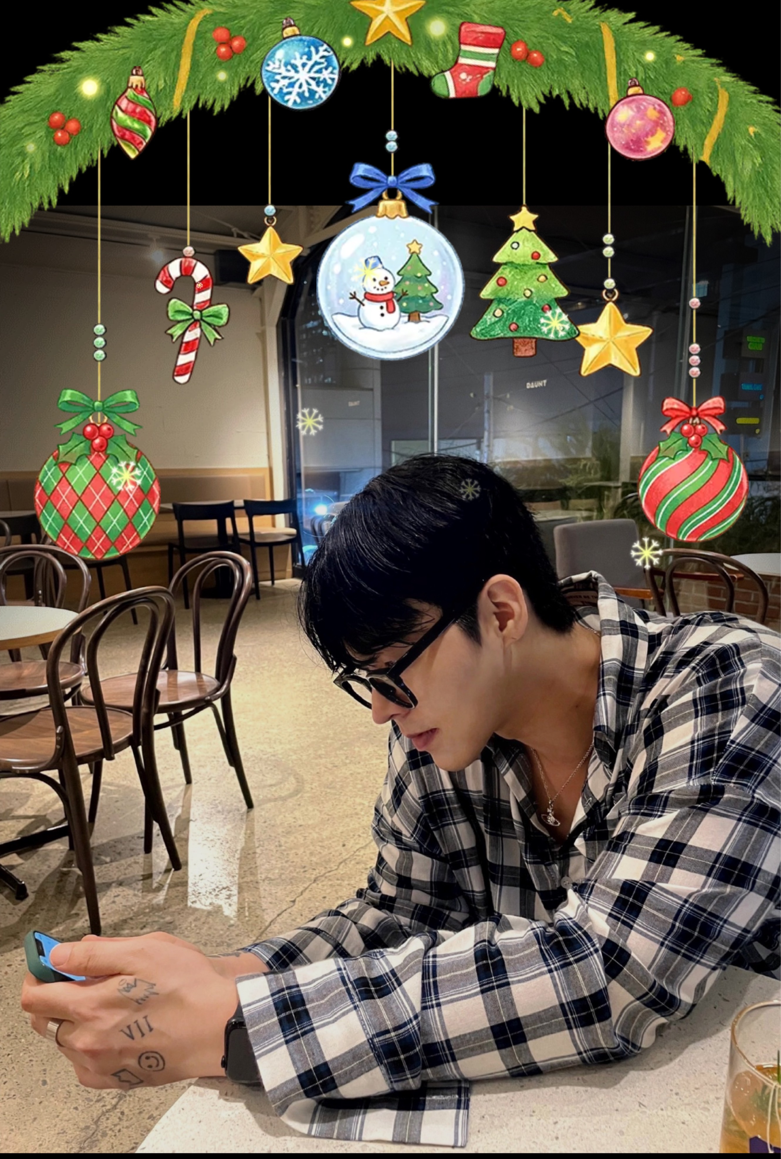 편하게 들어요 ,