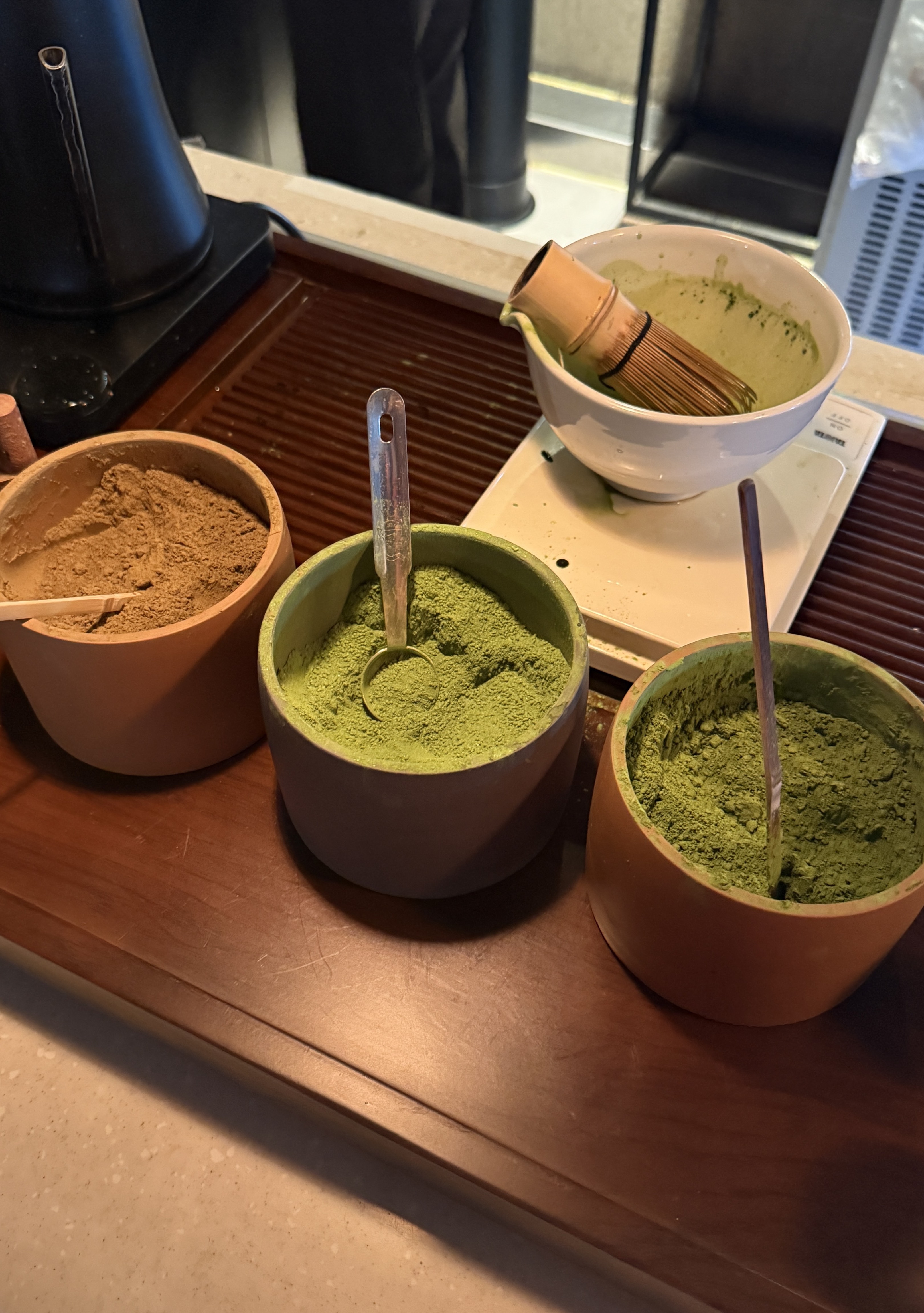 아직 못 잔 사람