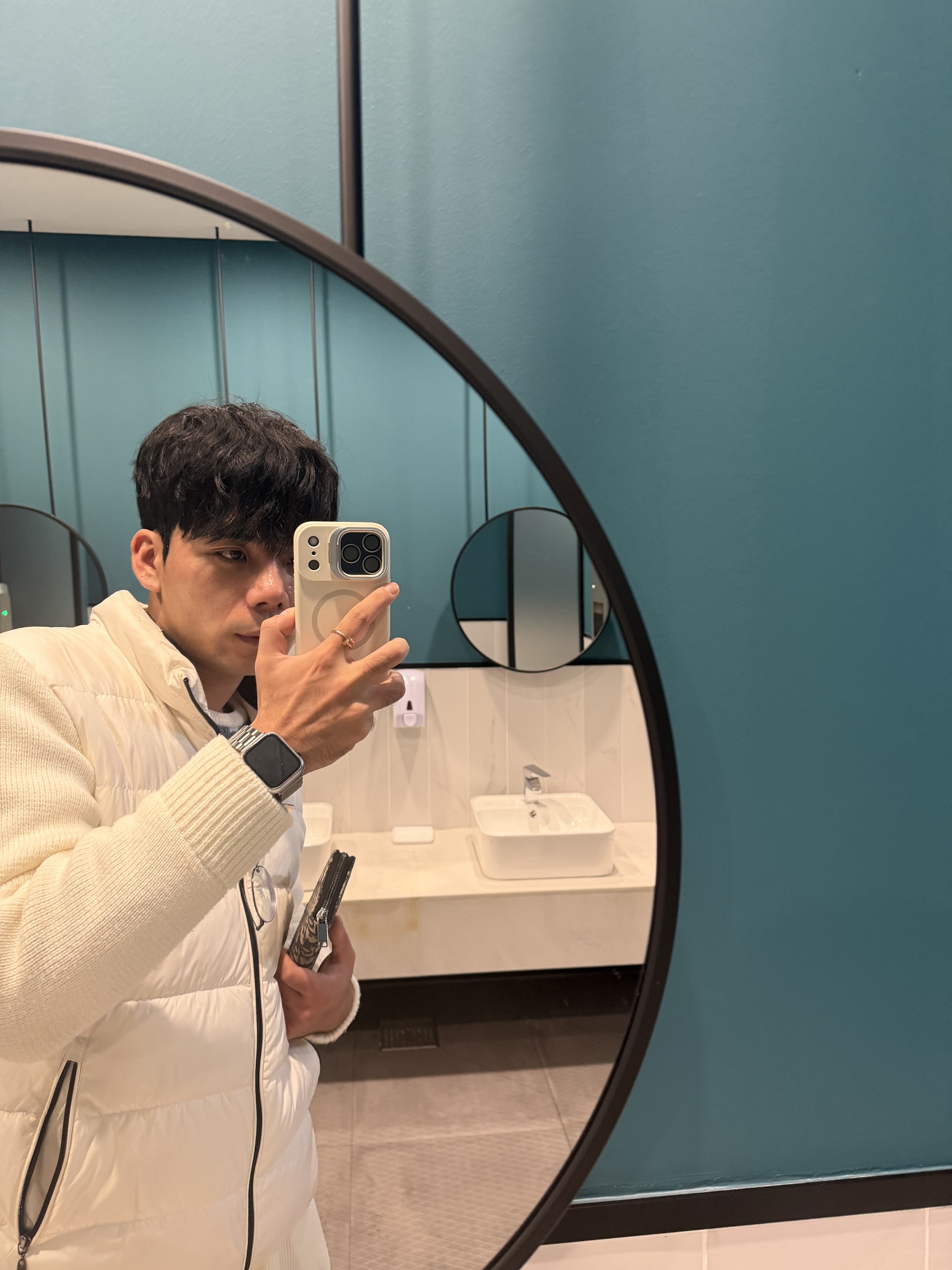 아 변기뚫는 거 때문에 방송을 못하네