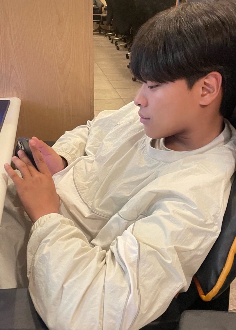 나만 일 중이야 