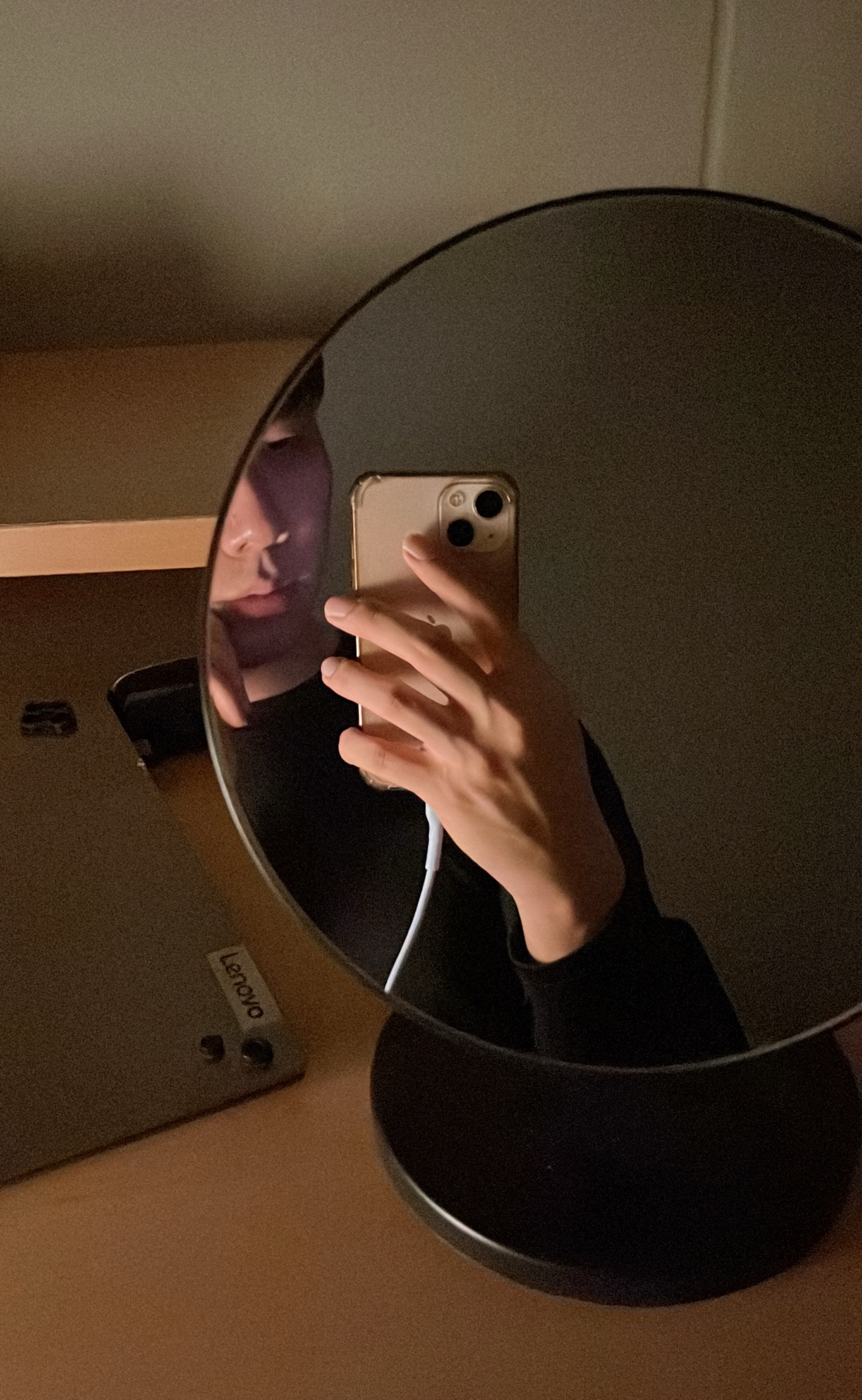 뭣들 허냐 안 들어오고?;