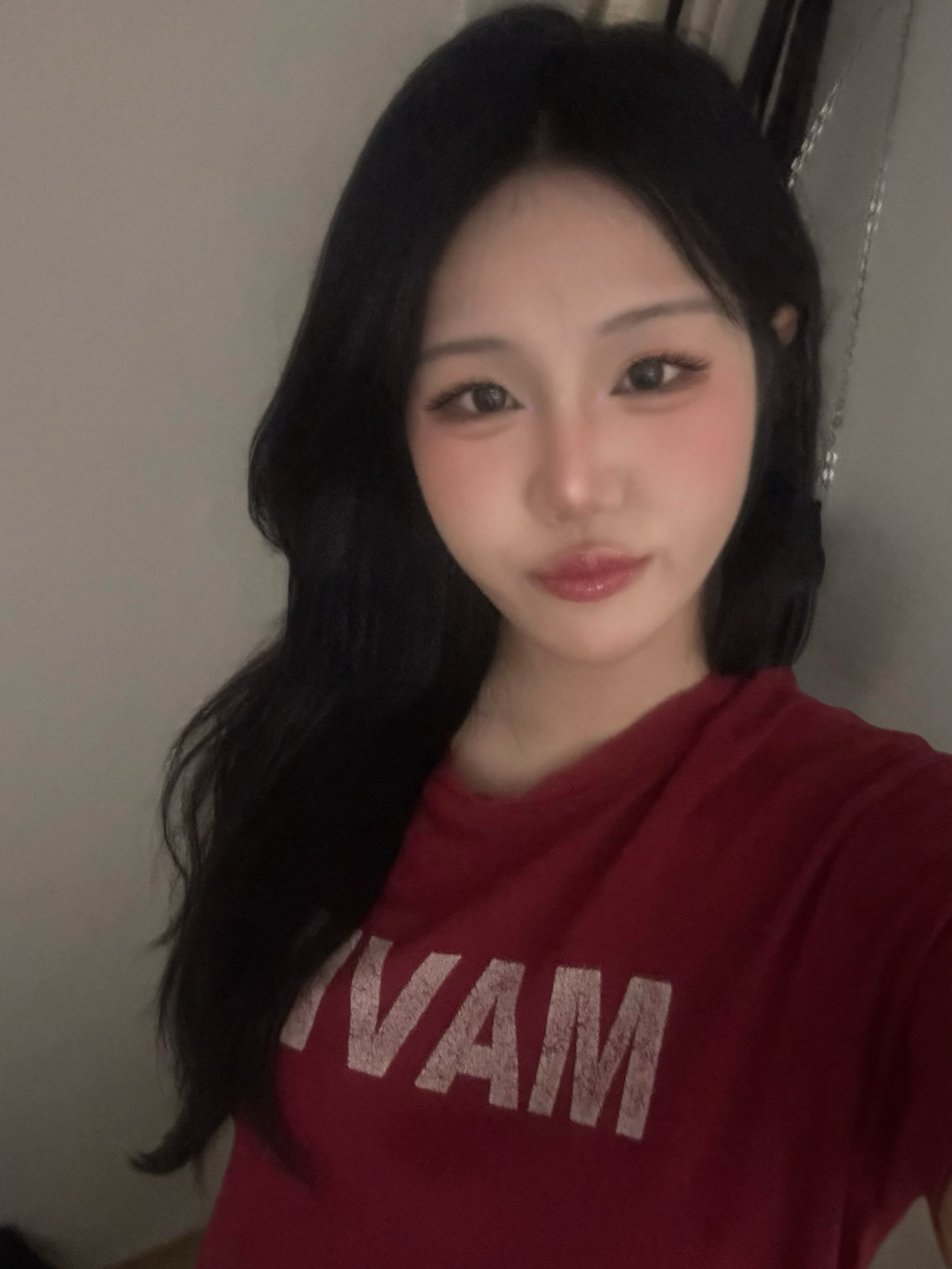 떠오르는 신인 여배우 킁카