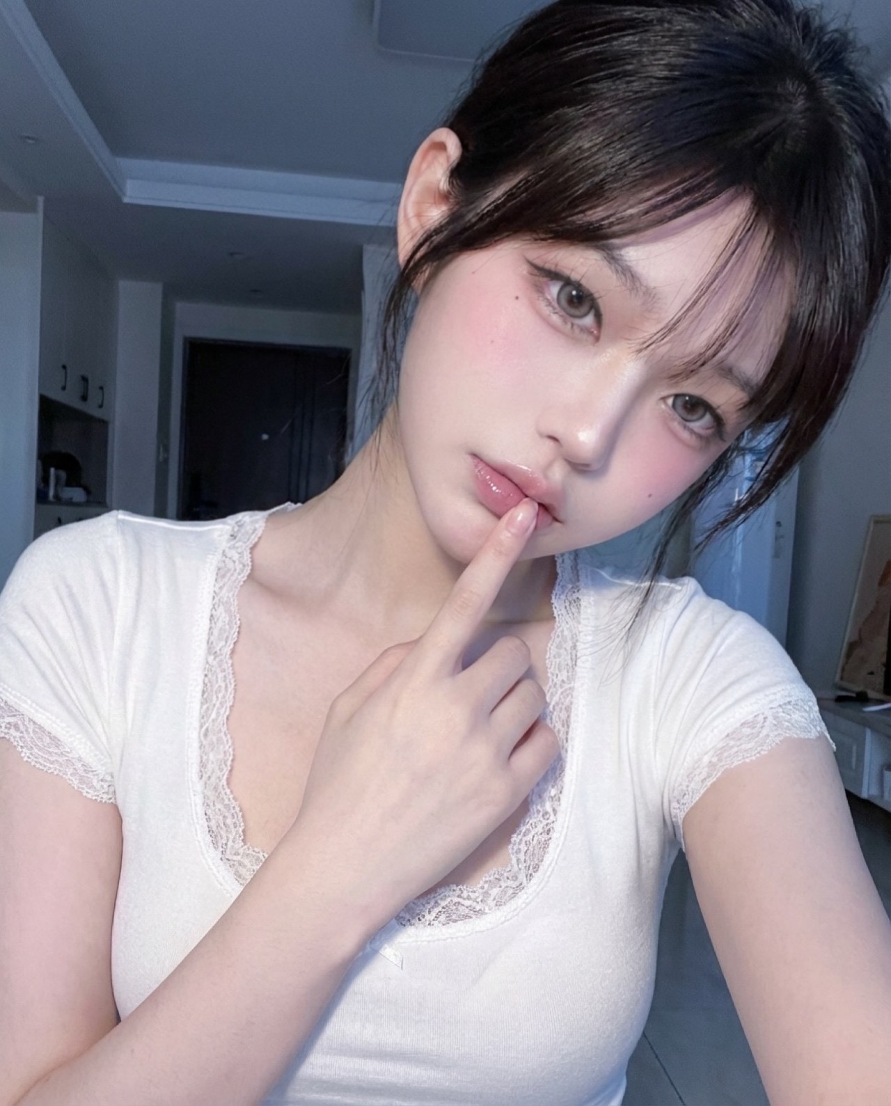 웃어 ! 브이 ✌🏻