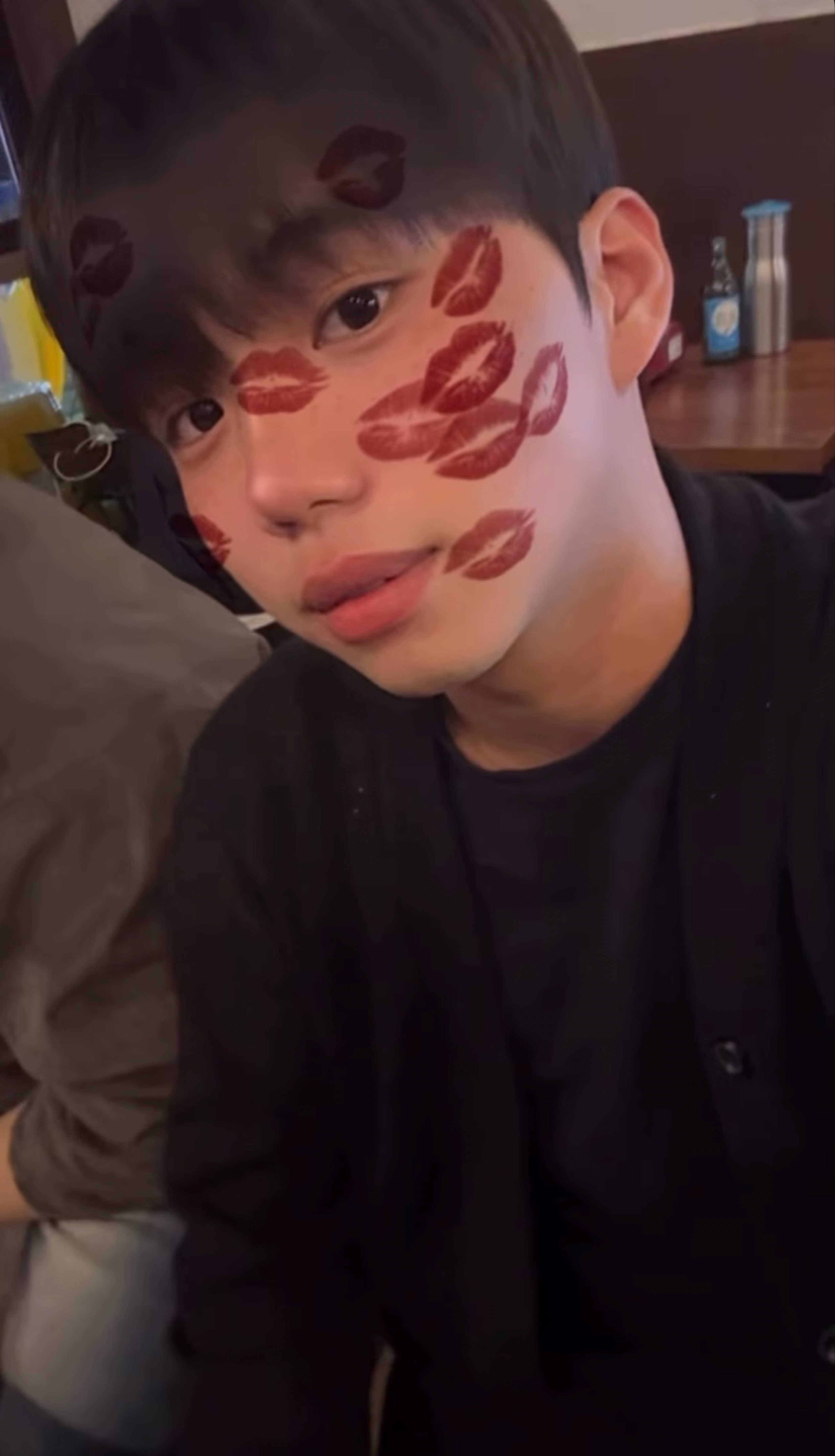 여자친구를 찾고있어요