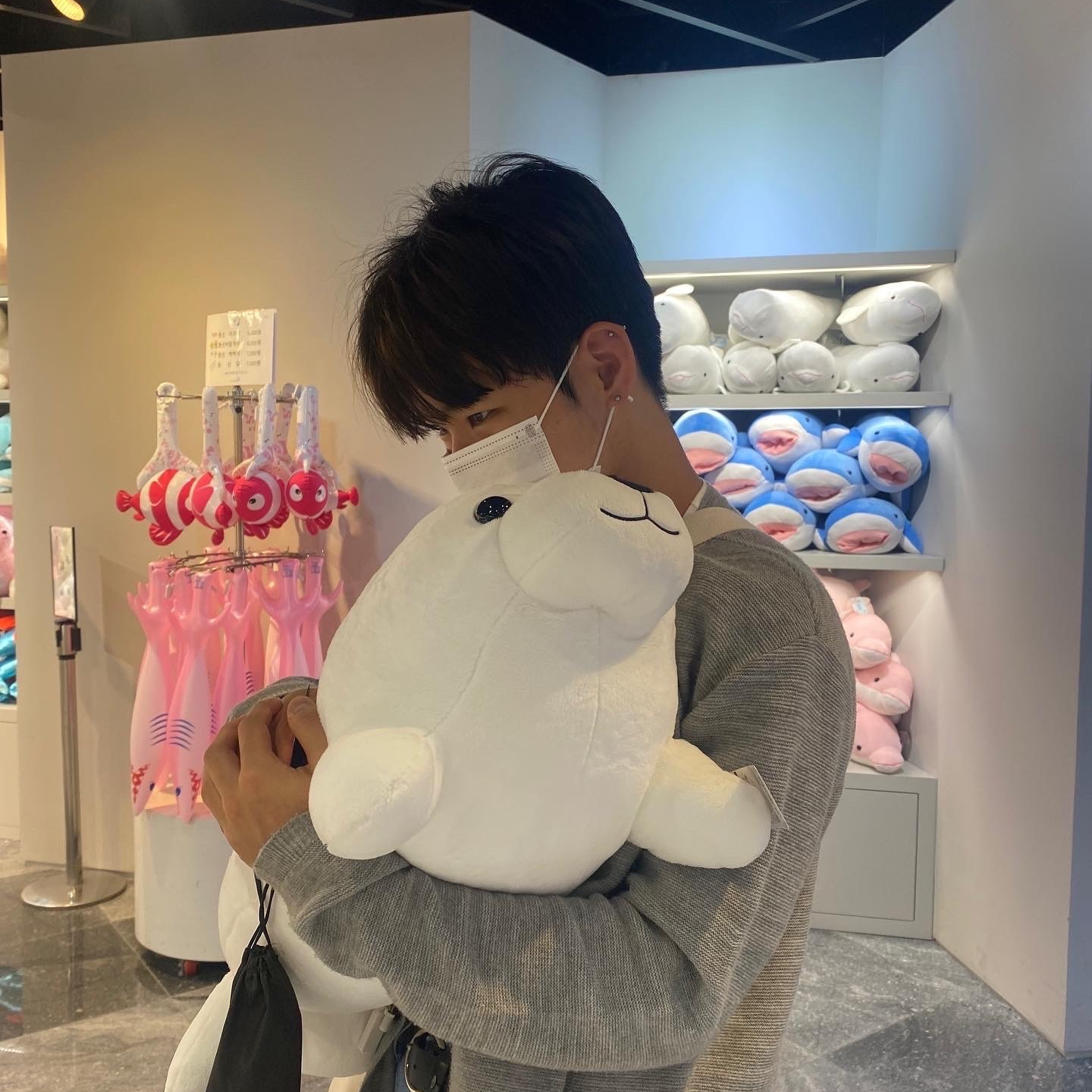 한번만 와조라 ᶻ 𝘇 𐰁