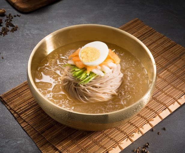 평양냉면을 아십니까?