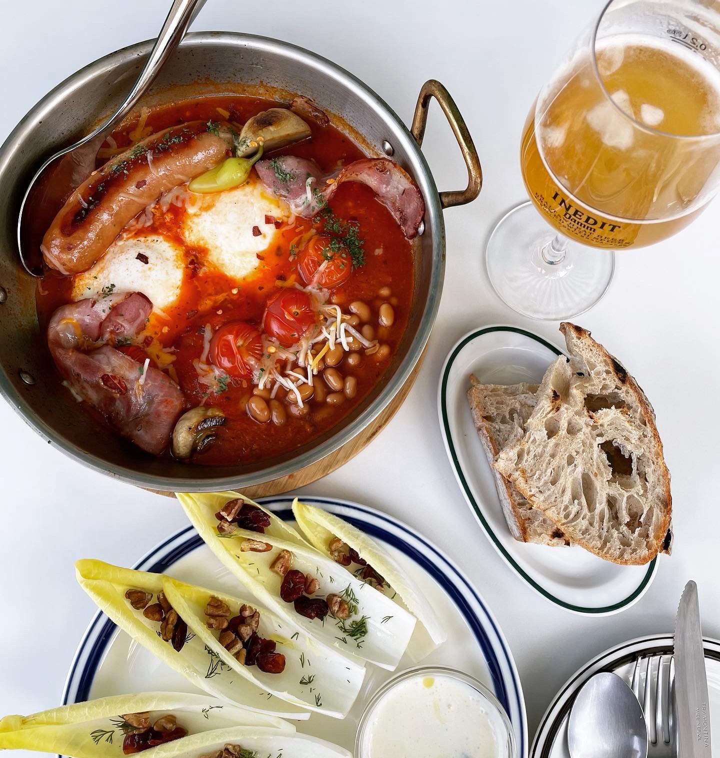 이젠 한시 오분 멈춰있는 ⠀