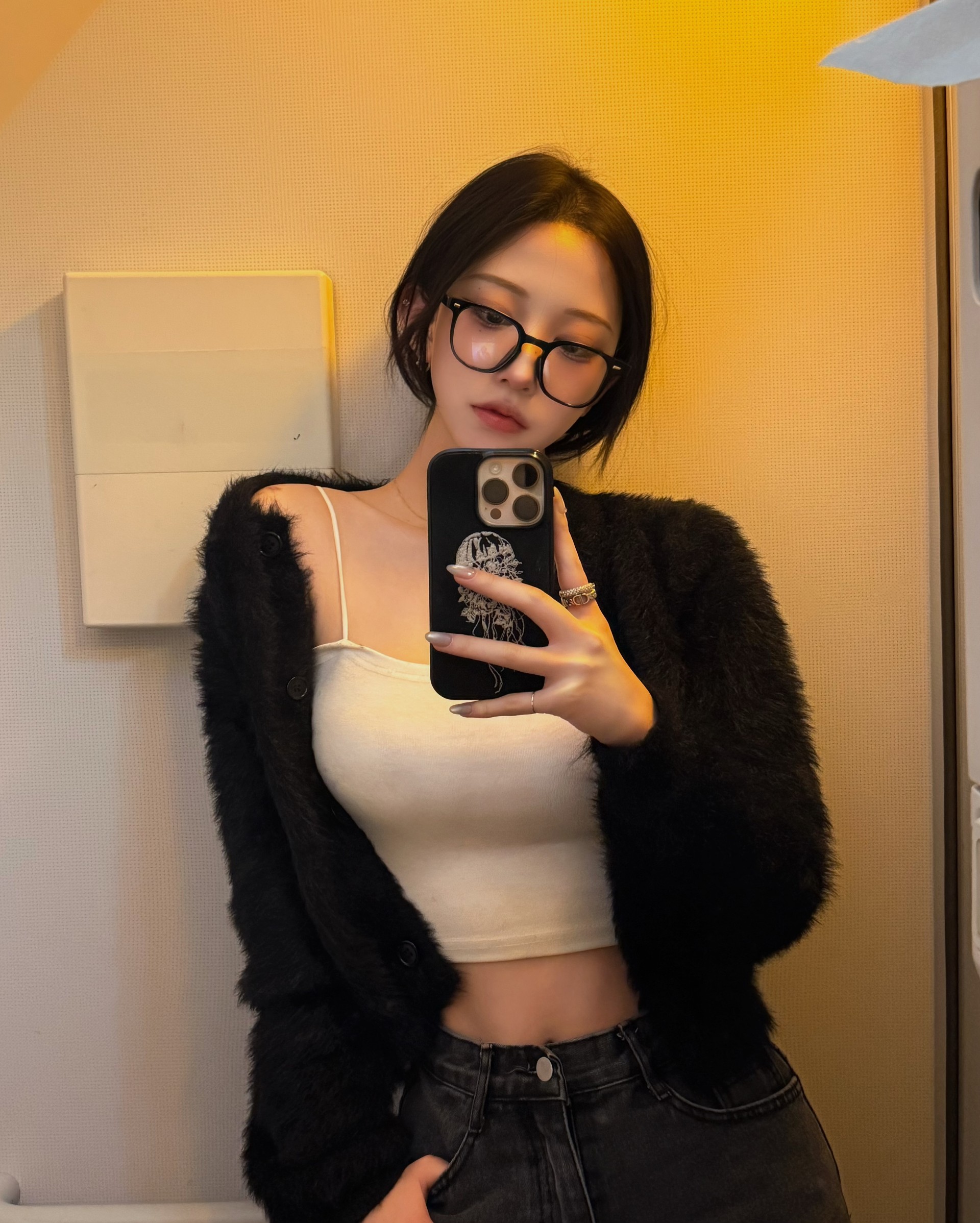 무슨 노래 들어 ? PIL