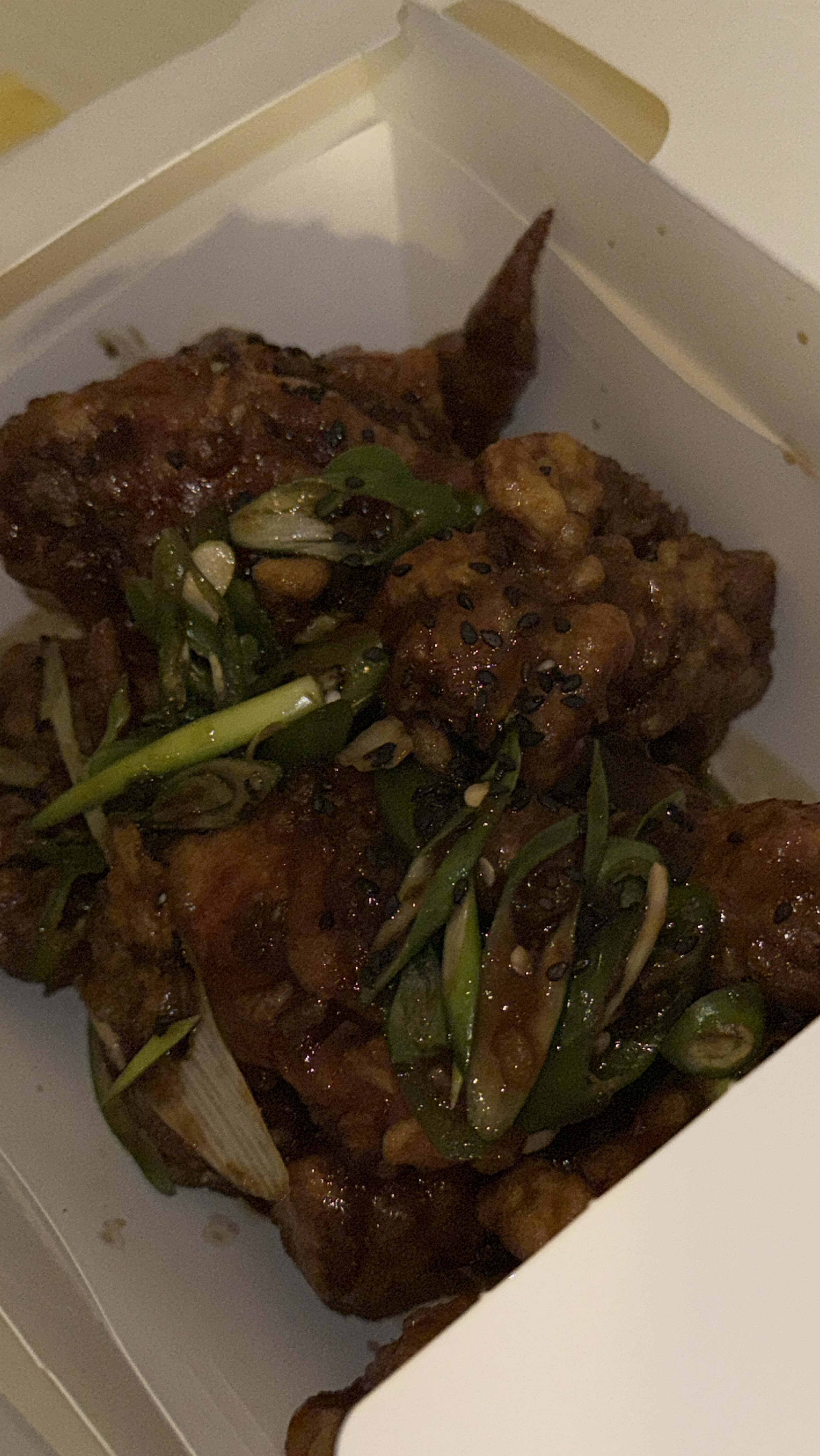 햄버거 먹으면서 치킨 ㄱㄷ리기