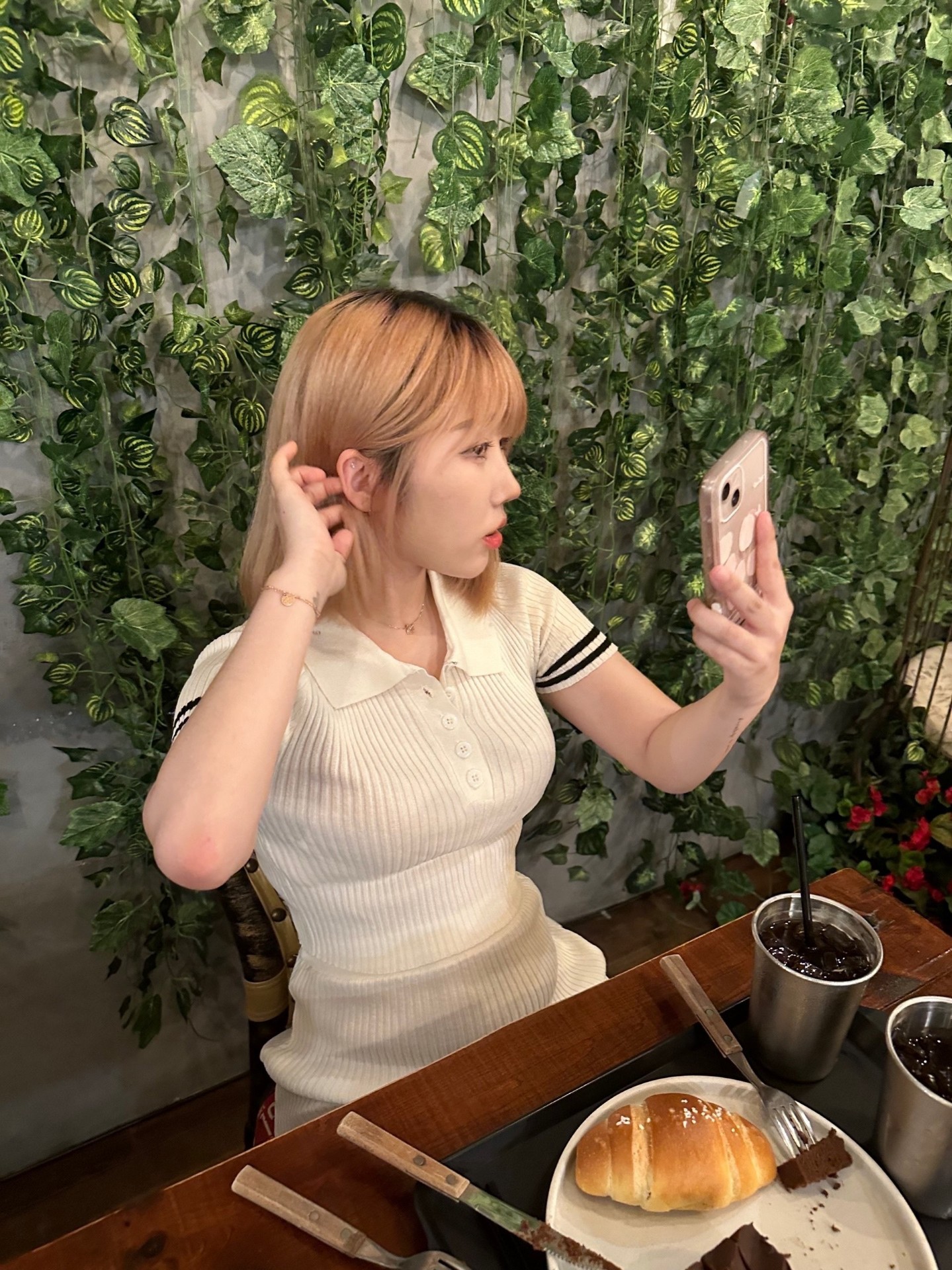 낮은 여자 목소린뎅