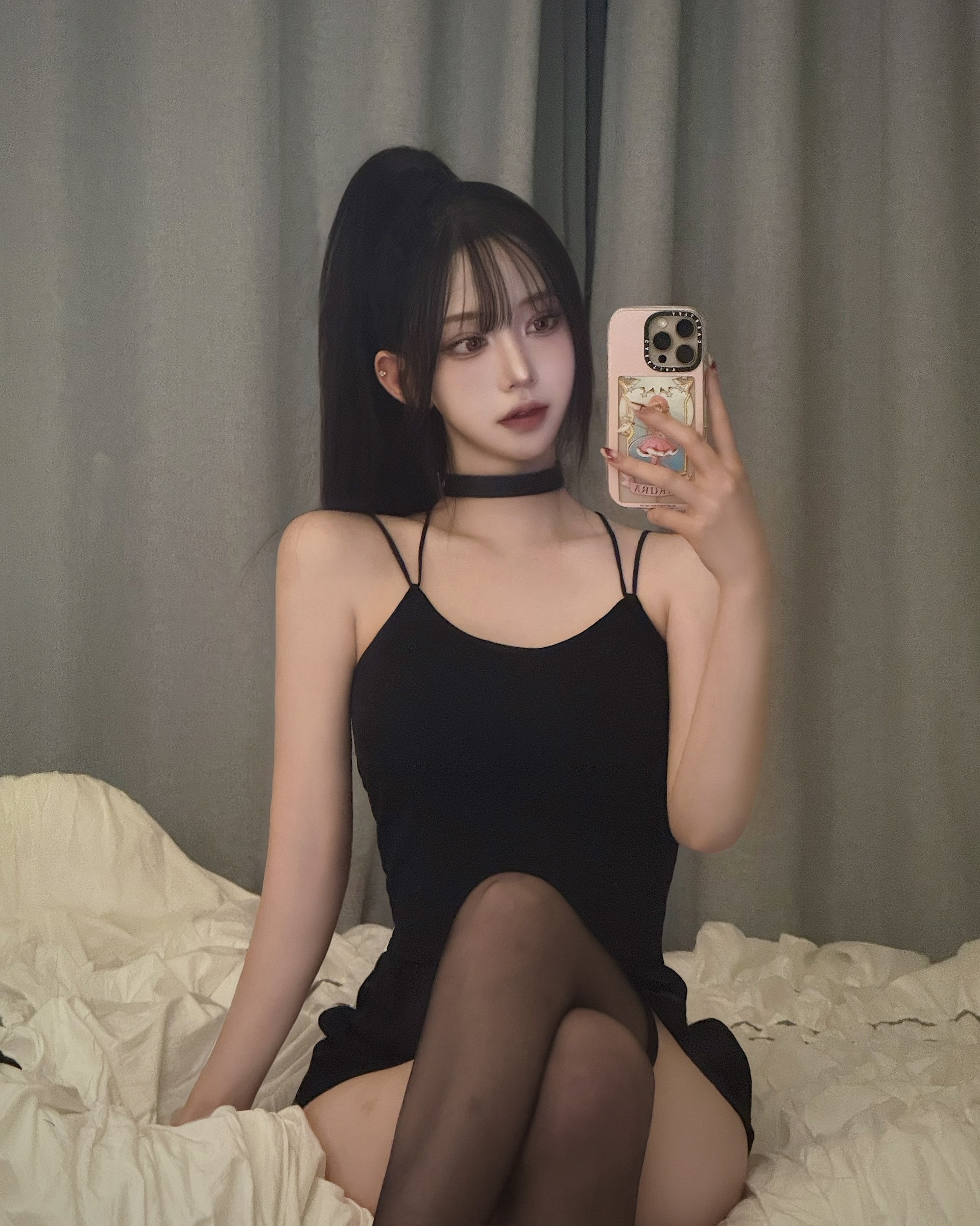 그녀가 왔다 ..