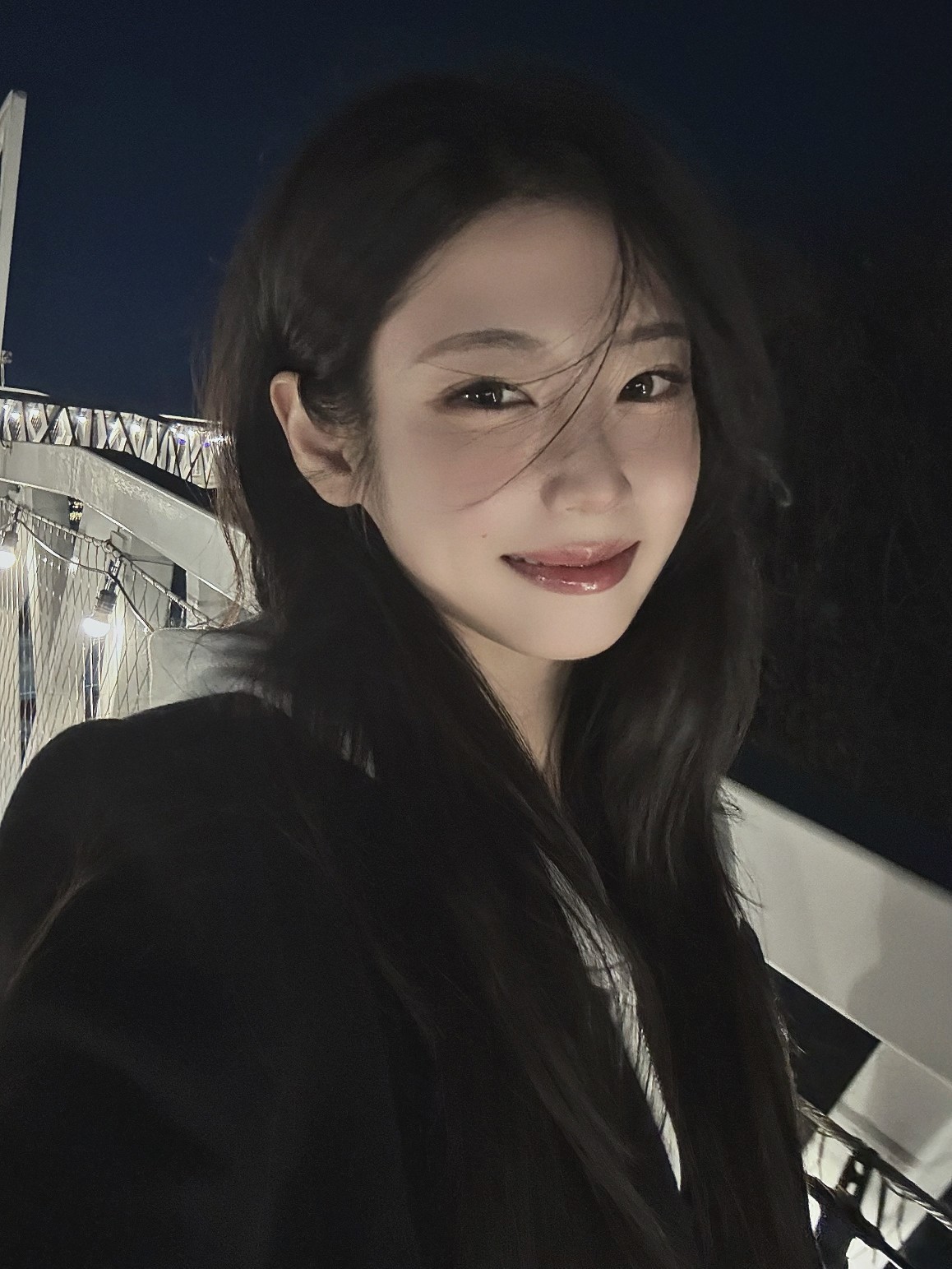 나랑 좀 더 자요