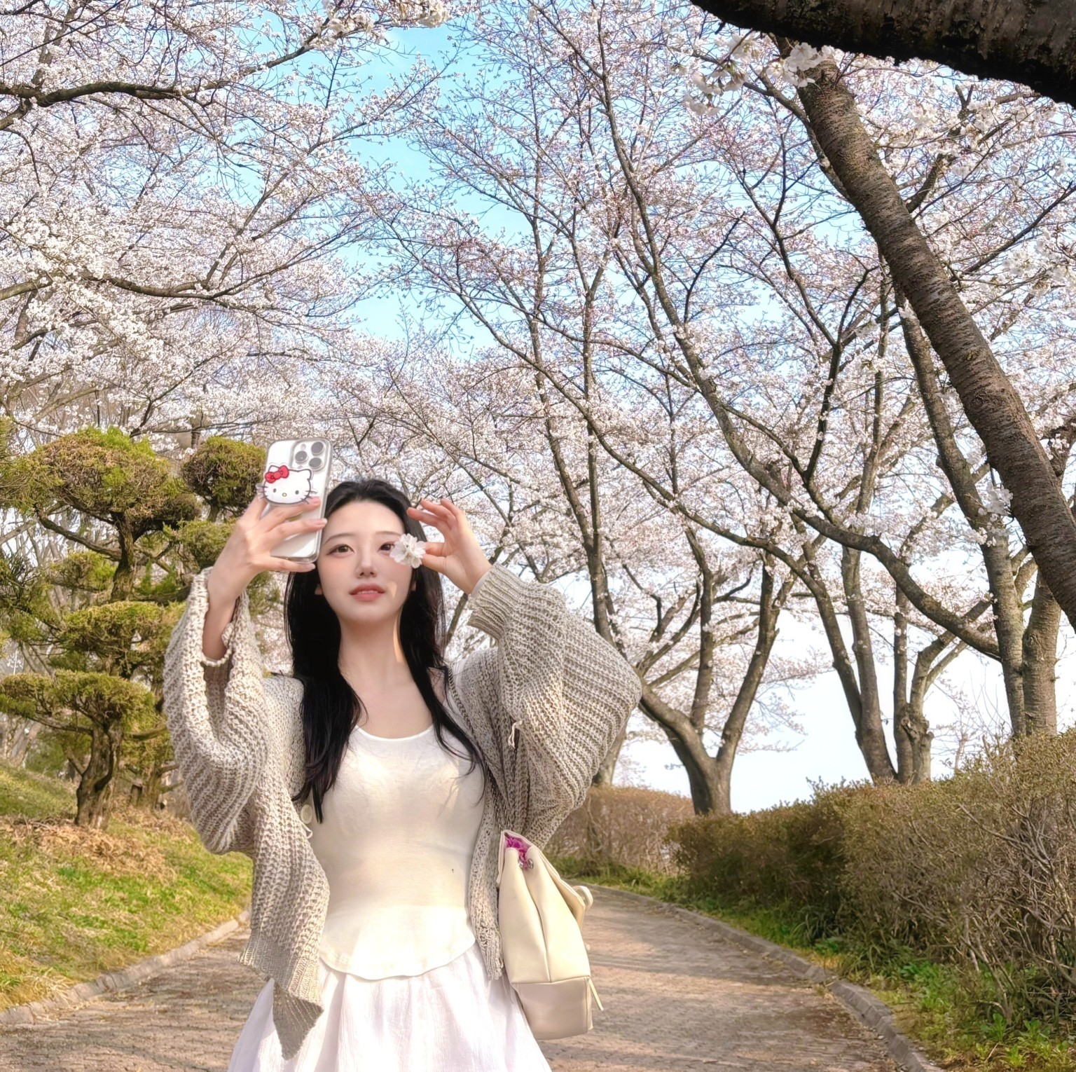 또 다시 돌아온 깜짝 방동 ᡣ𐭩