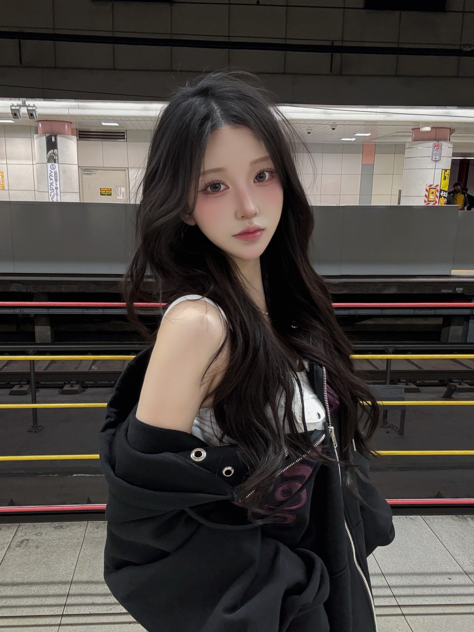 너 누구랑 놀 거야 ! ?