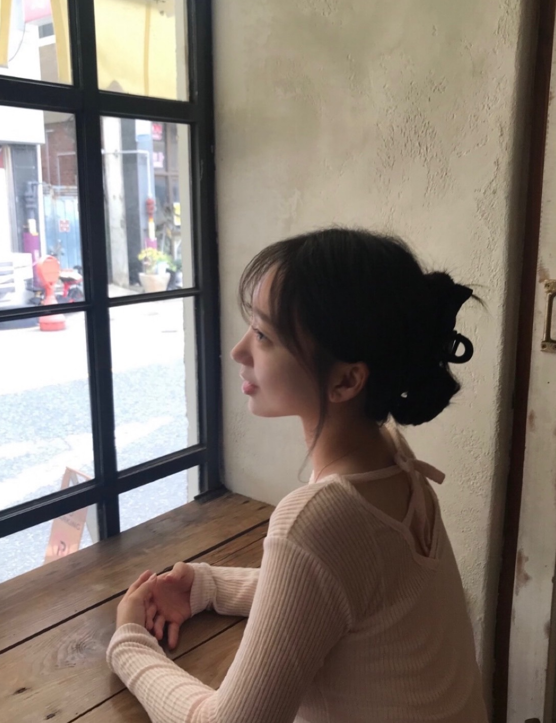 나랑 같이 있자구 해찌