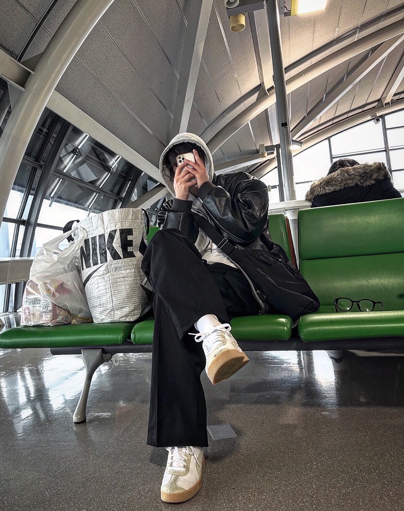 일했음 청년.