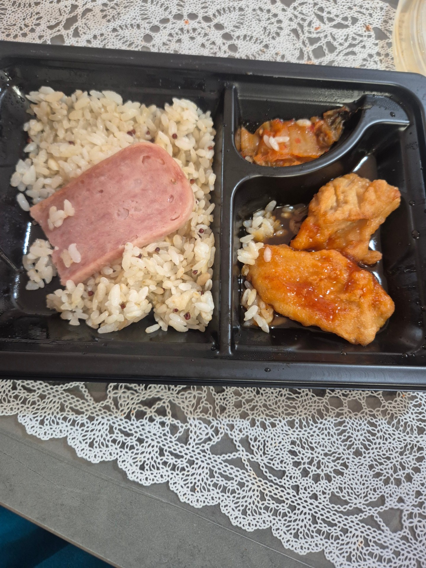 넌 내가 잊을만 하면 찾아오더라