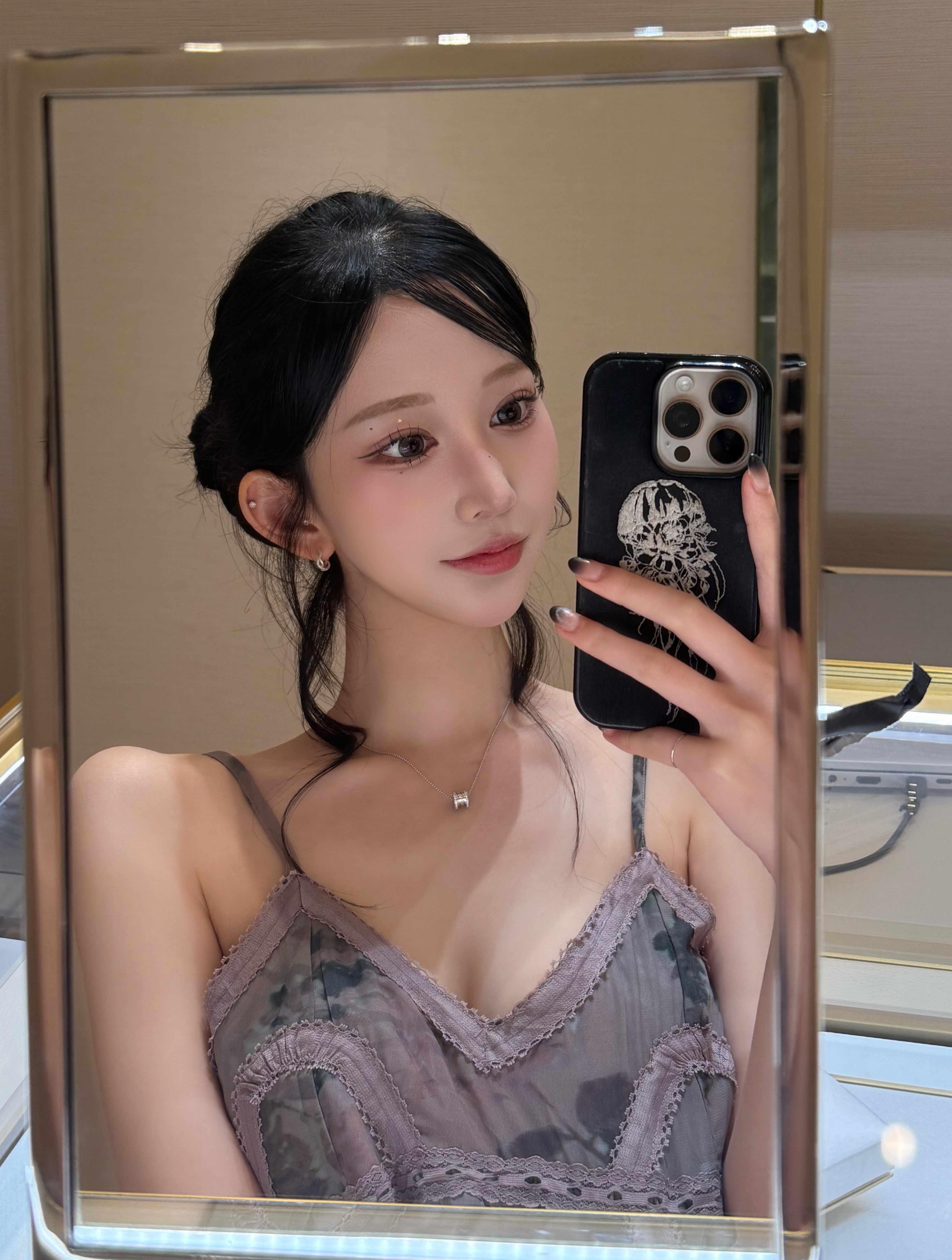 얘두라 잘지내 ? 난 안 보고 싶구?
