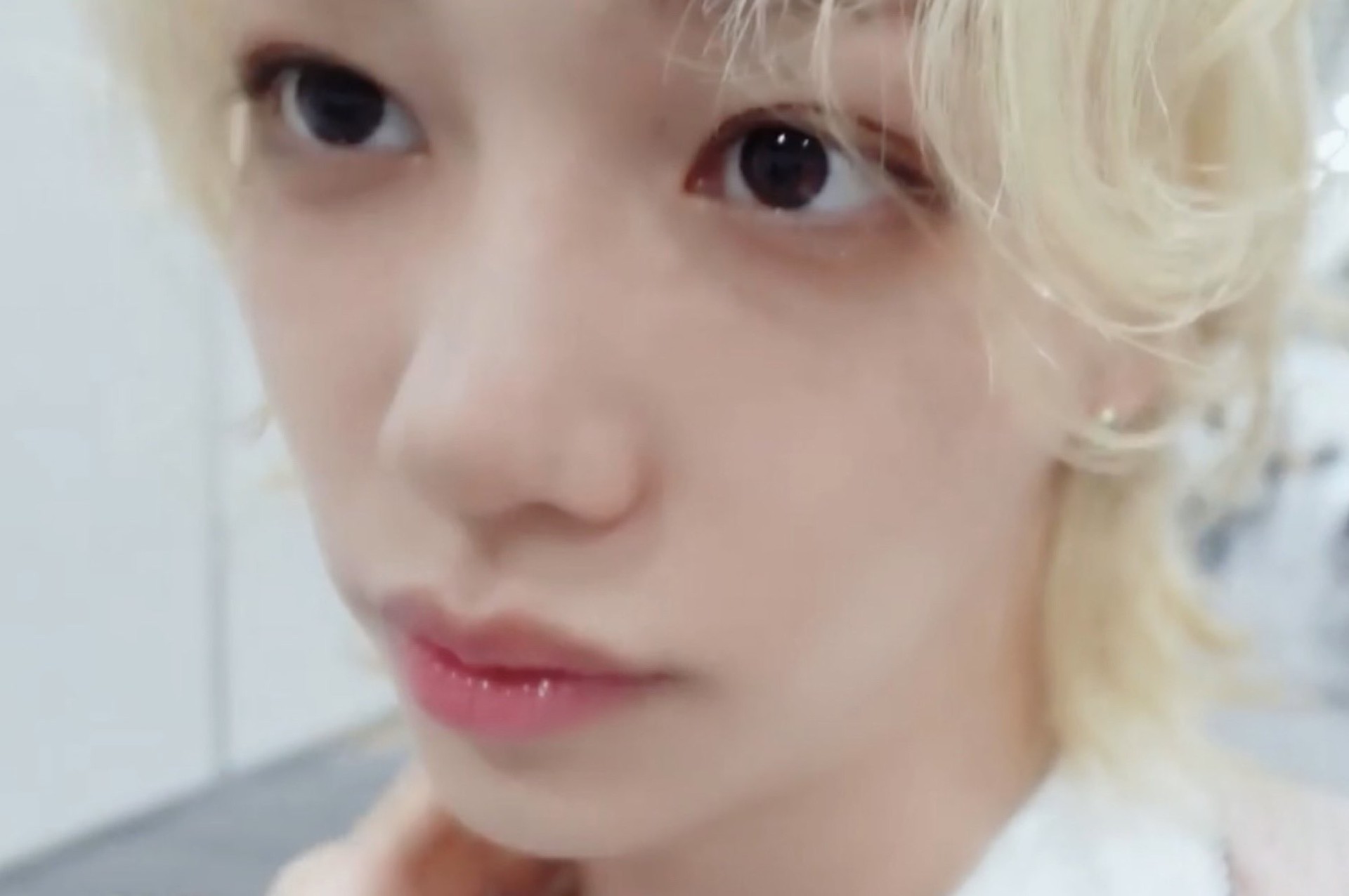 무 엇 이 든 물 어 보 세 요 ^