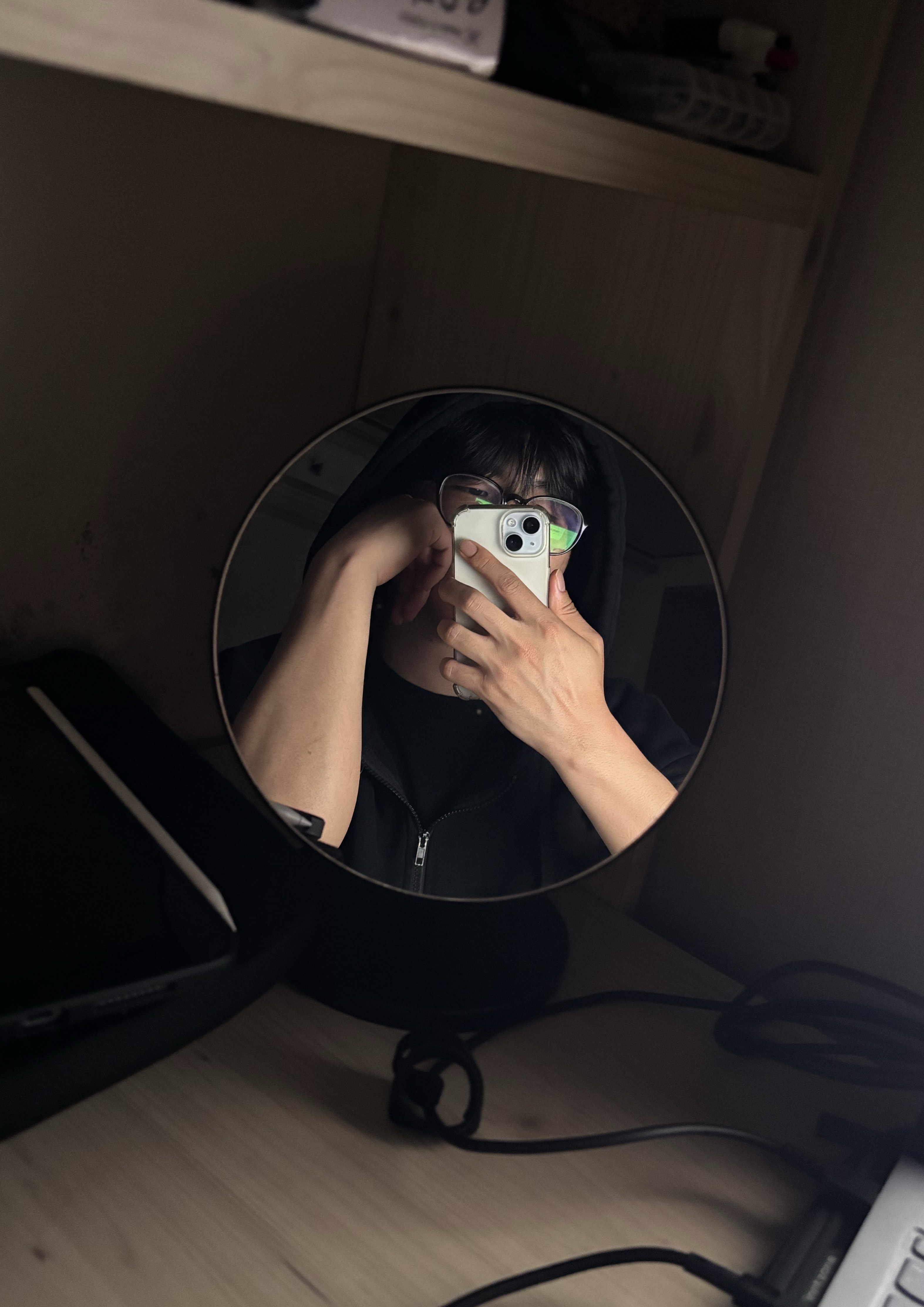 먼데이 색기야.