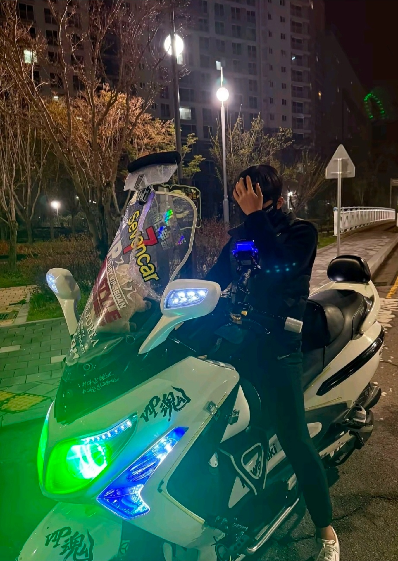 이쁜이는 뒤를 돌아봅니다❤