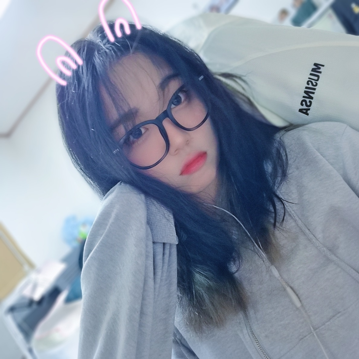 아냐 그냥 들어와 。·