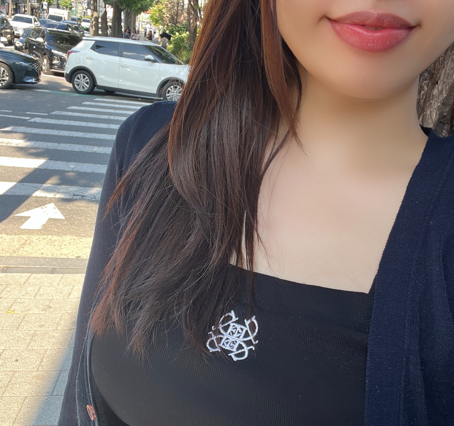 잠 덜 깬 목소리,