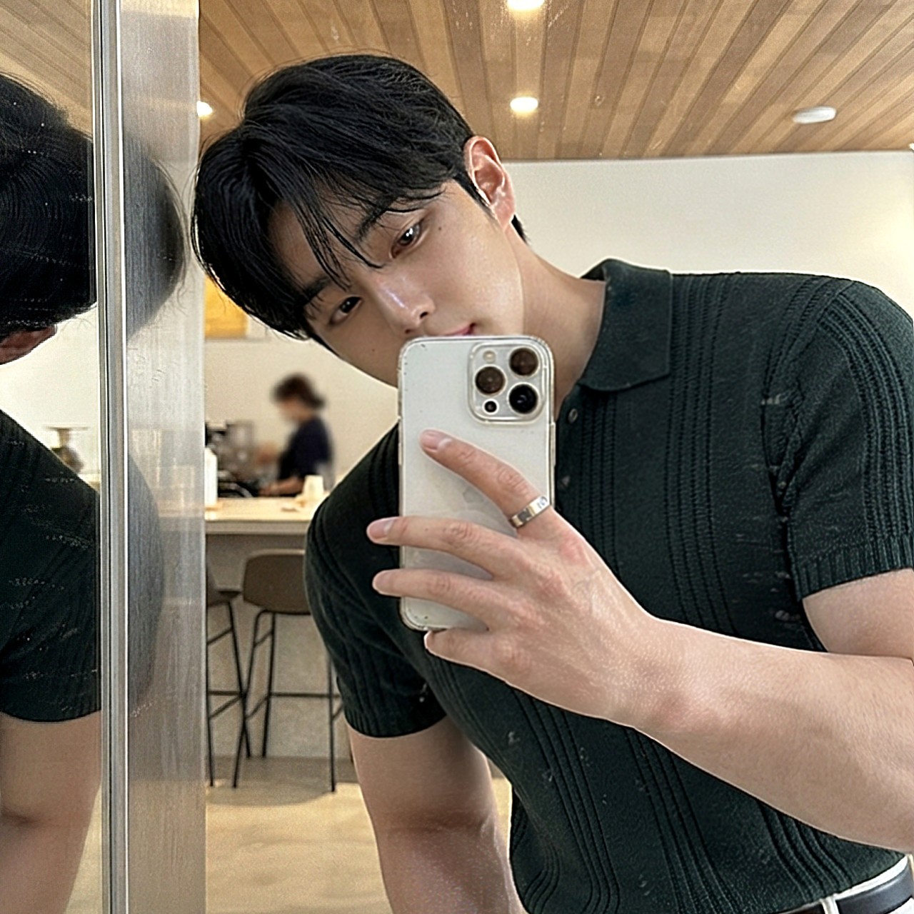 이 낮에 공허하다니 👀