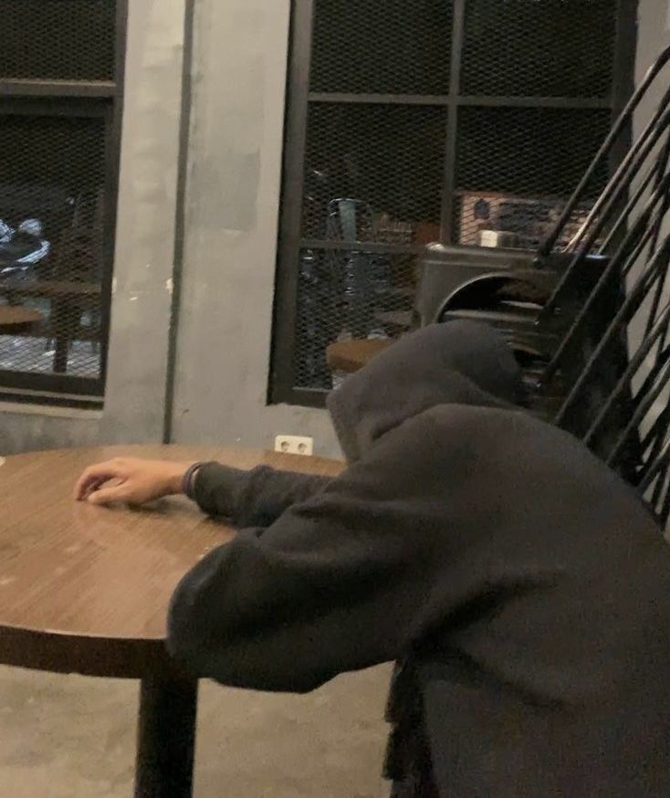 궁댕이가 너무 아파서 잠을 못자겠다