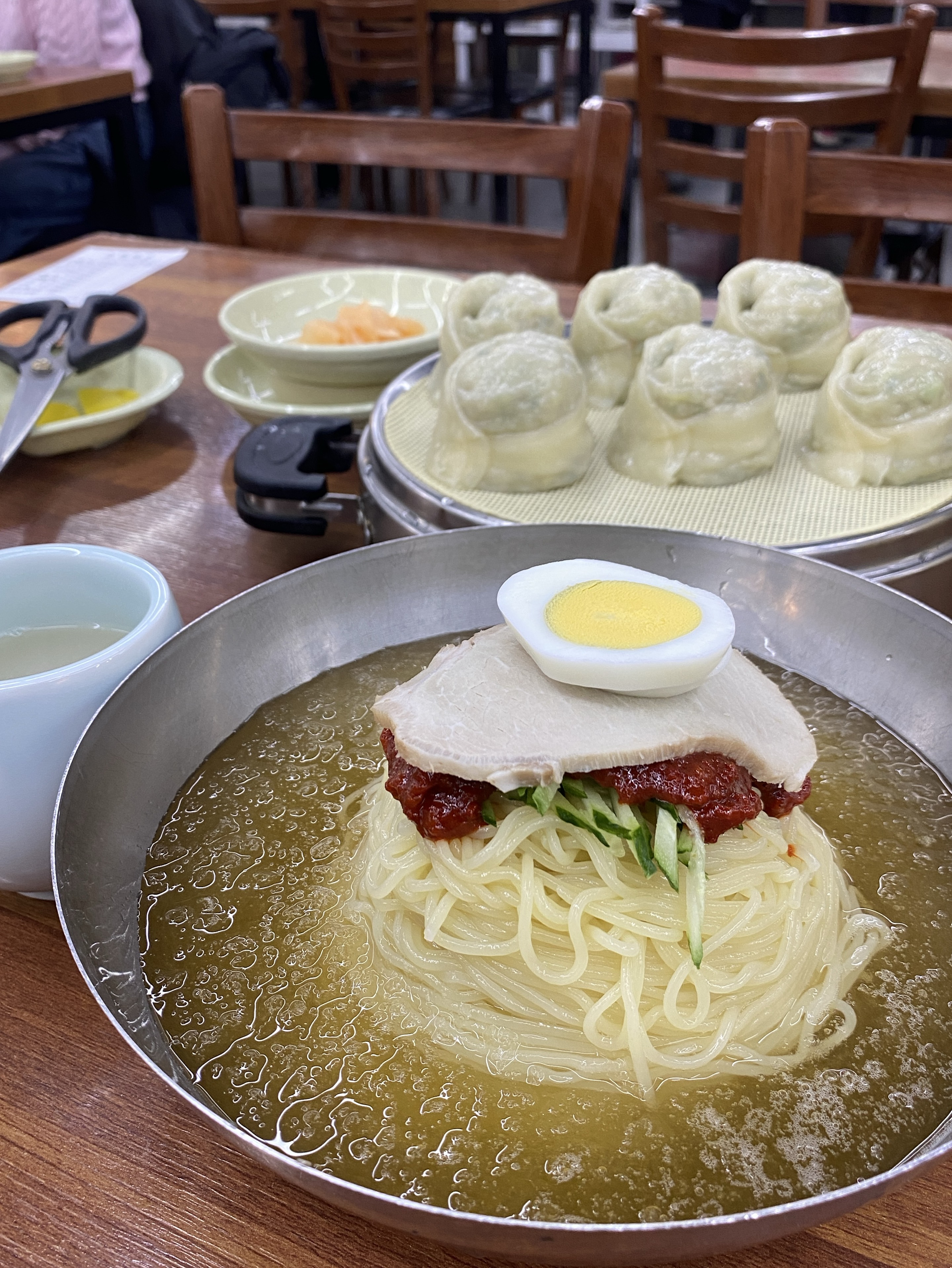 야르한 아침 